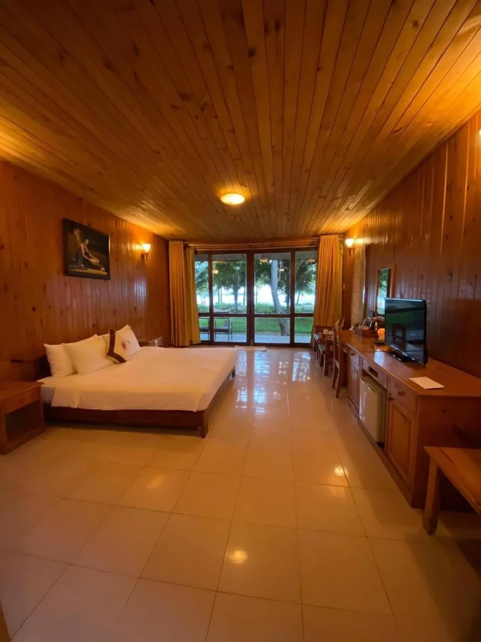 Bed in Tan Son Nhat Con Dao Resort
