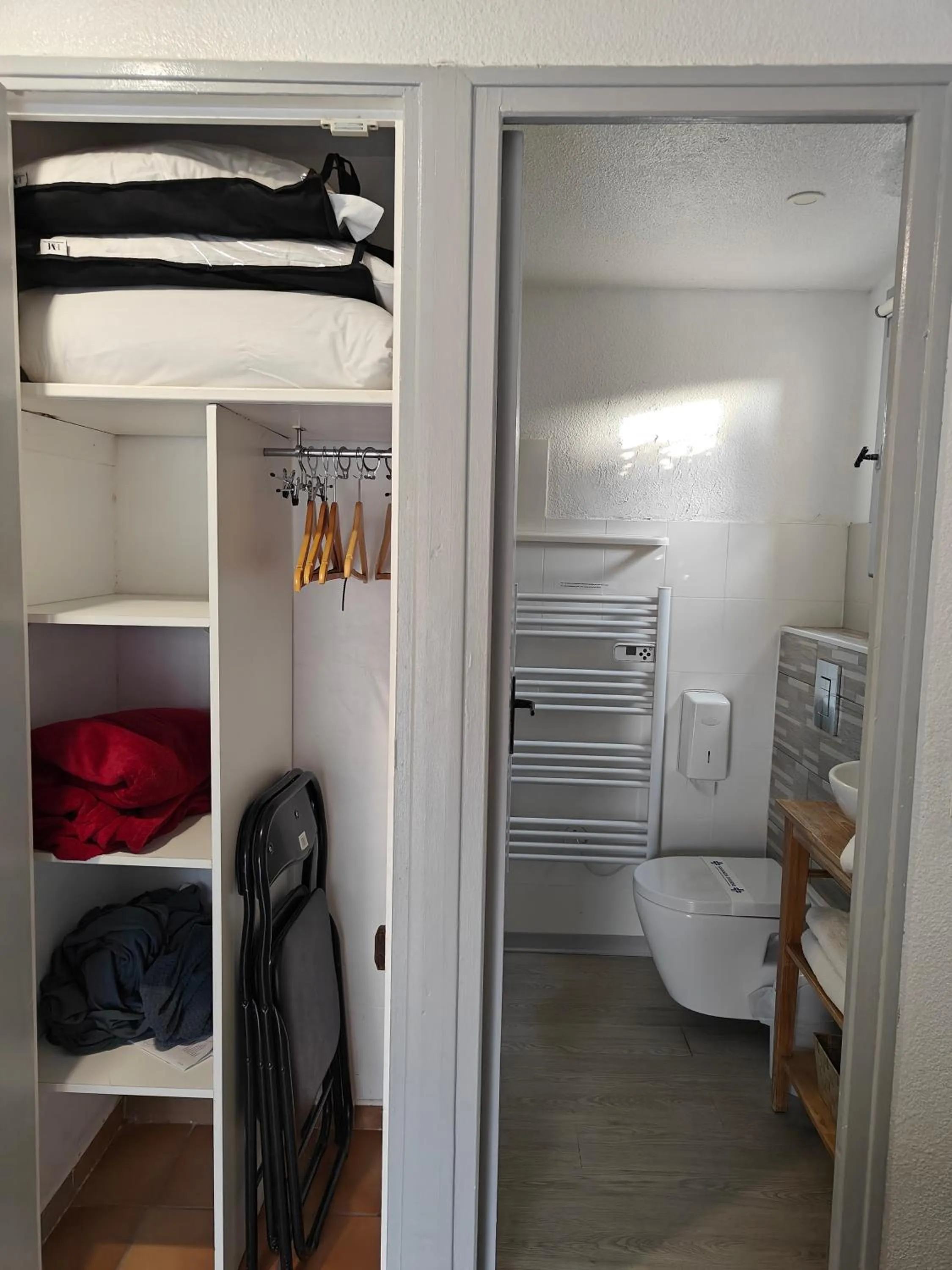 Toilet in Auberge Des Pins