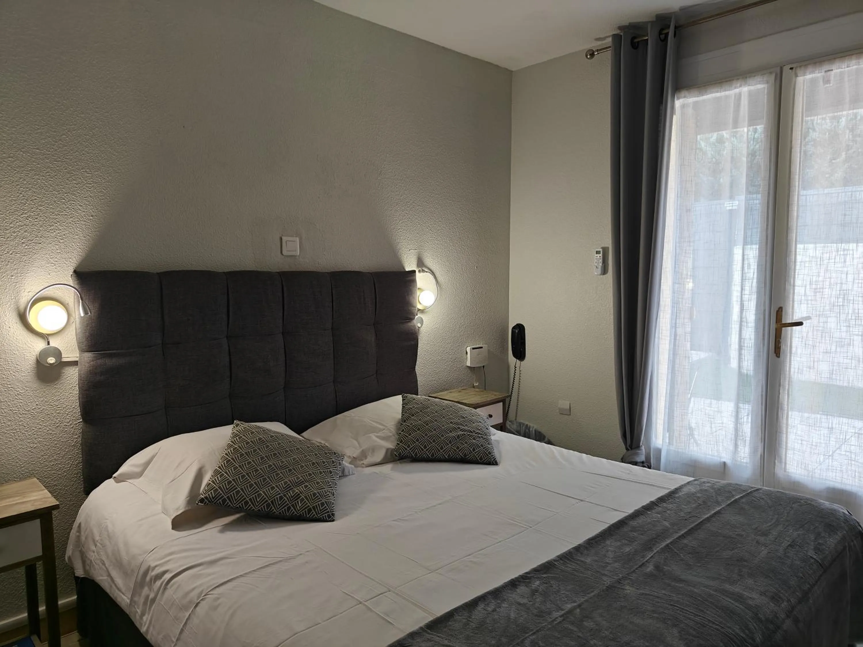 Bedroom, Bed in Auberge Des Pins