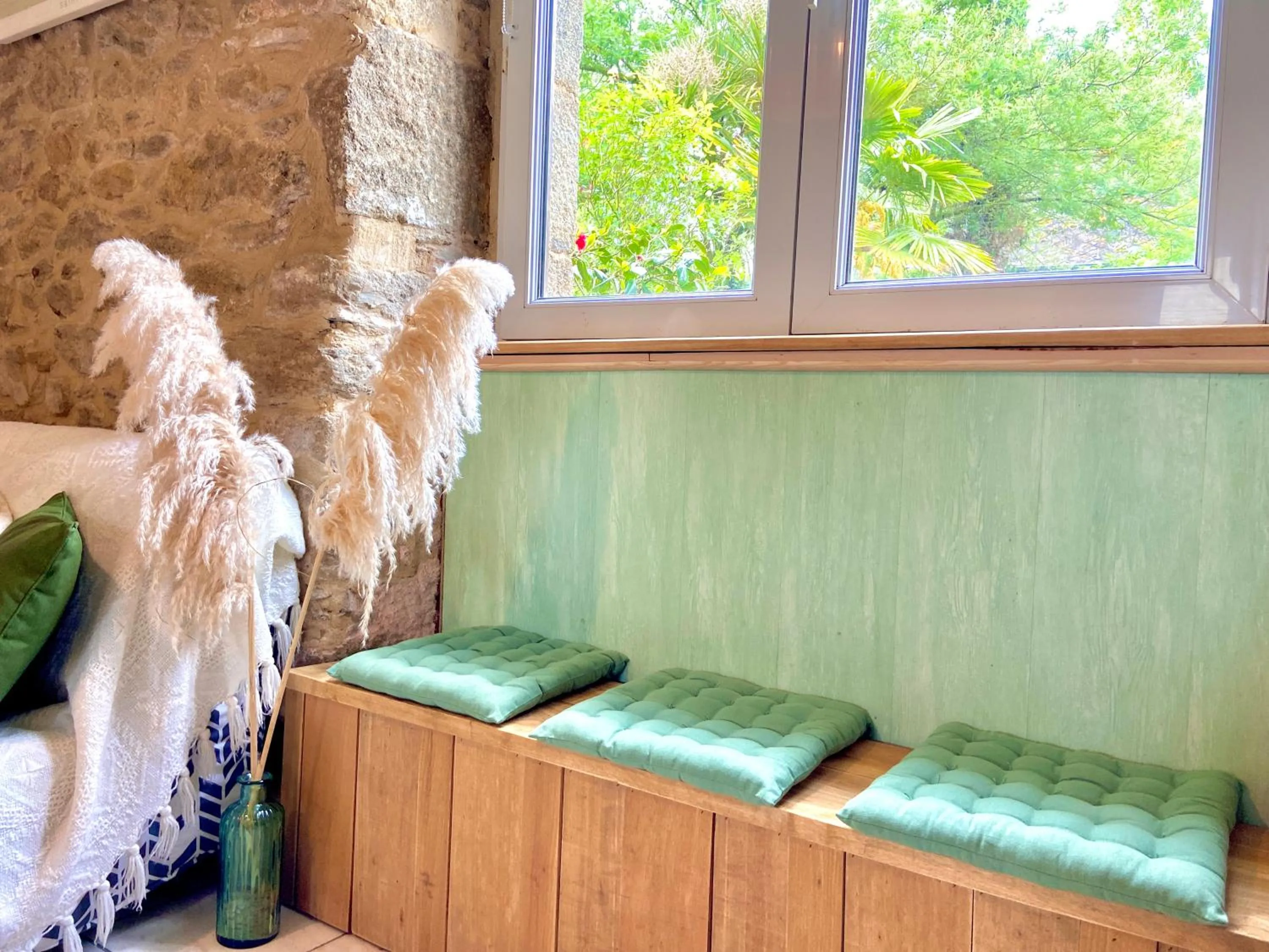 Living room in Chambres d'Hôtes du Manoir du Haut Salmon