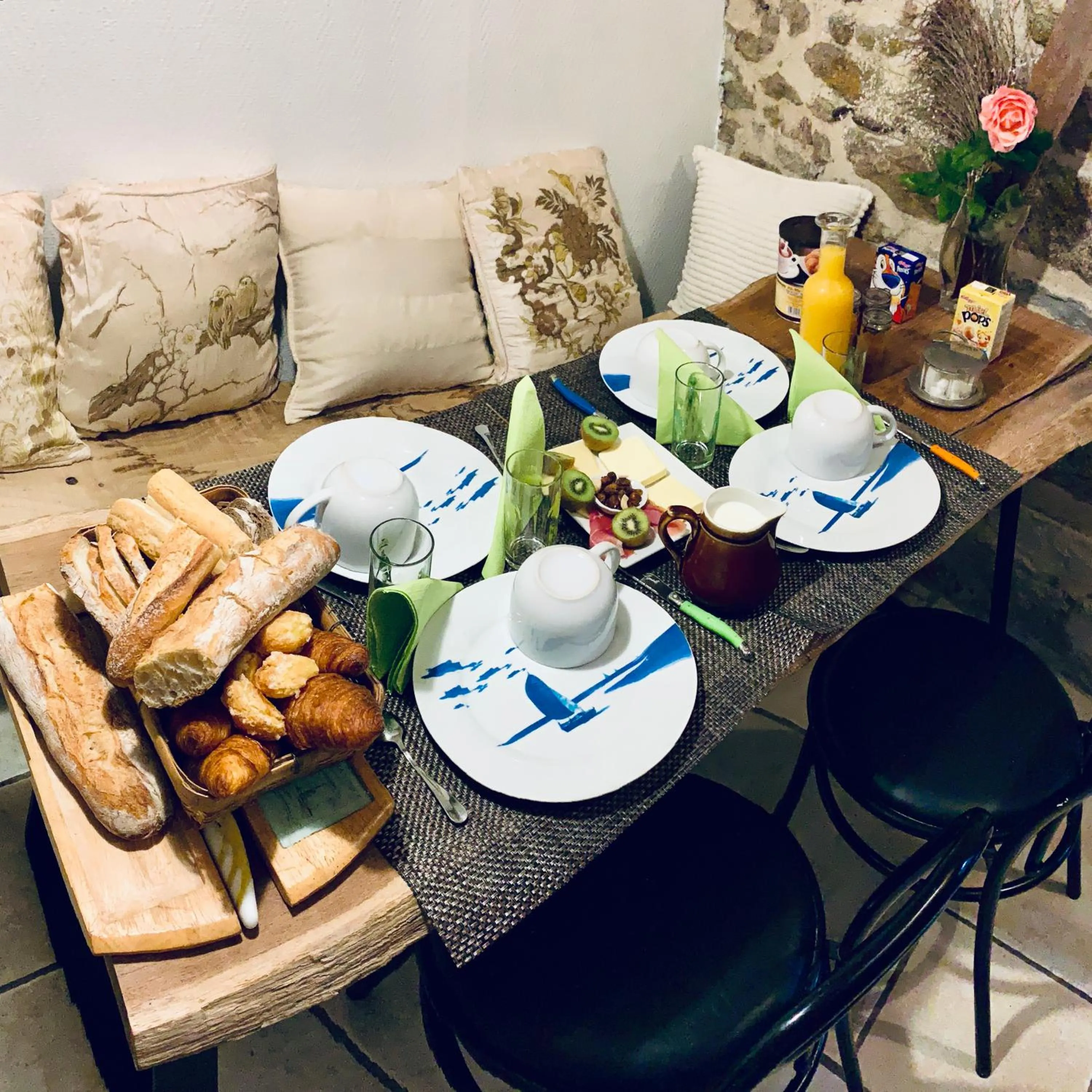 Breakfast in Chambres d'Hôtes du Manoir du Haut Salmon