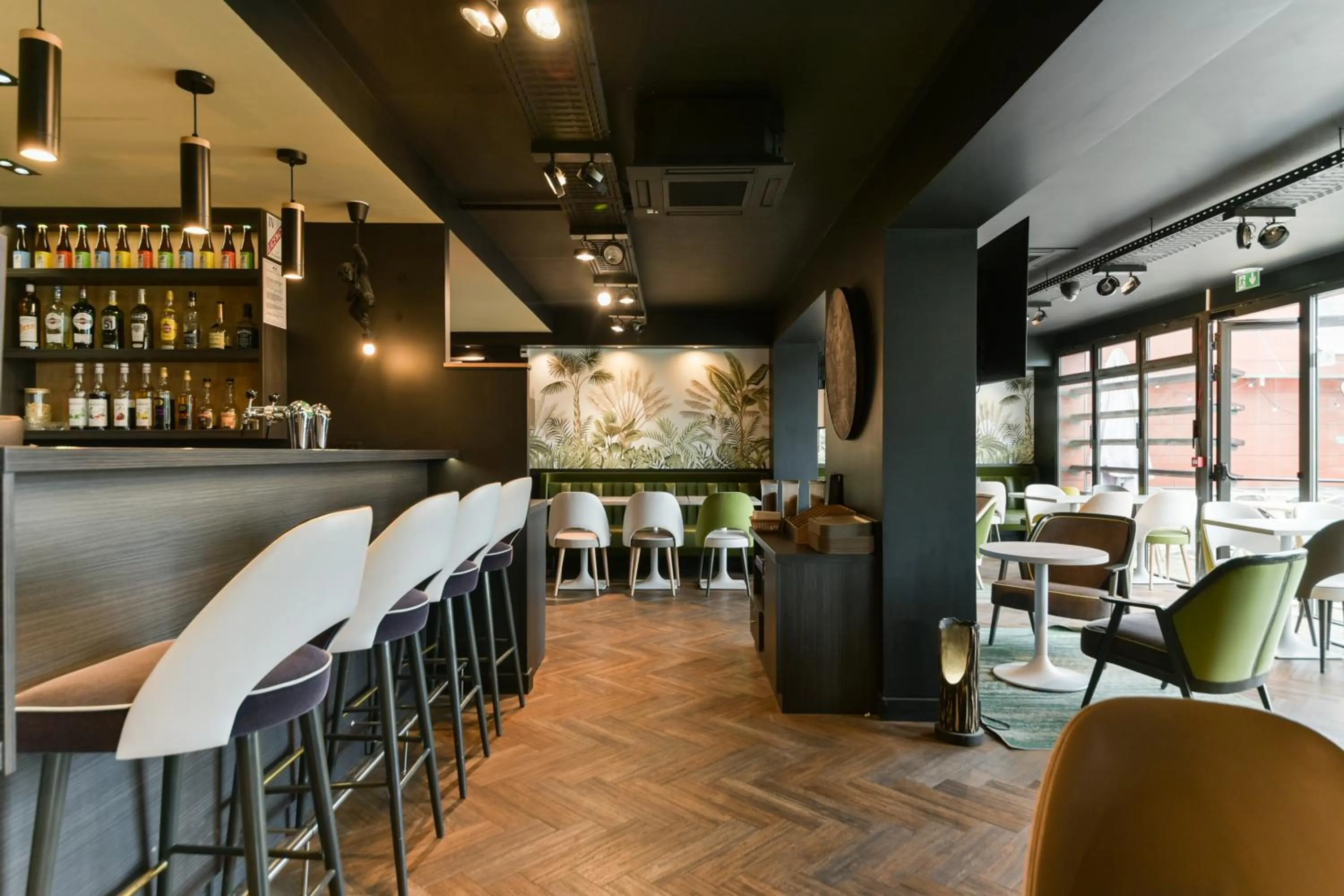 Seating area in Kyriad Crepy En Valois