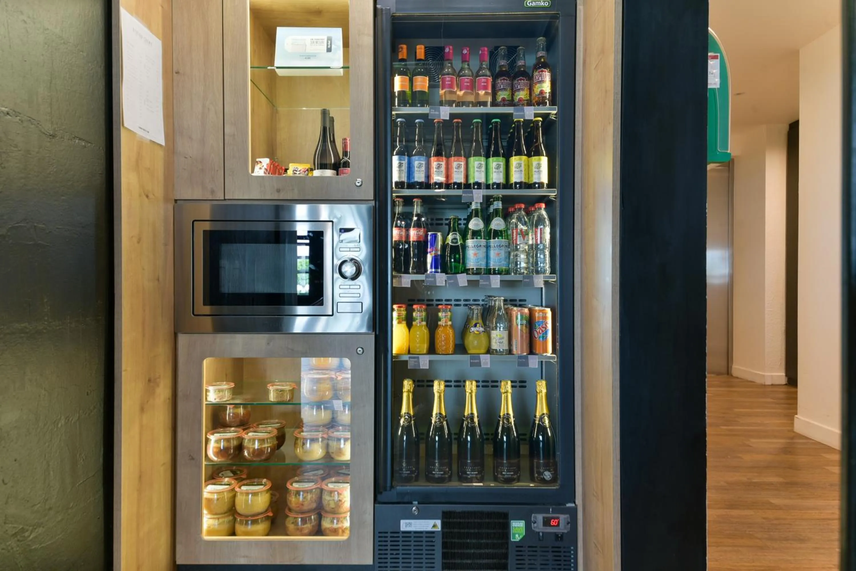 minibar in Kyriad Crepy En Valois