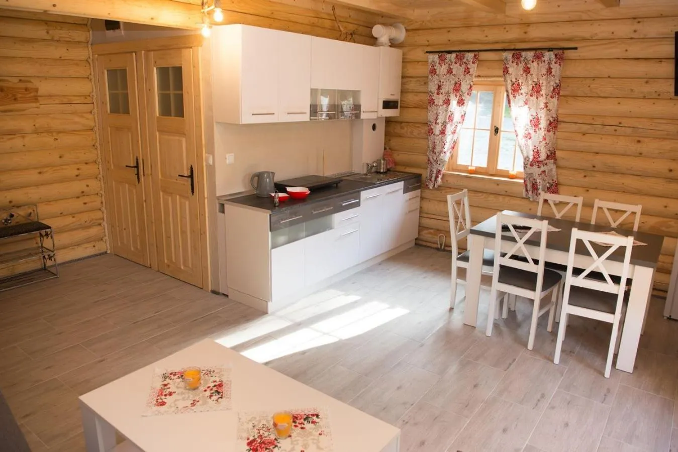 Communal kitchen in Cicha Polana