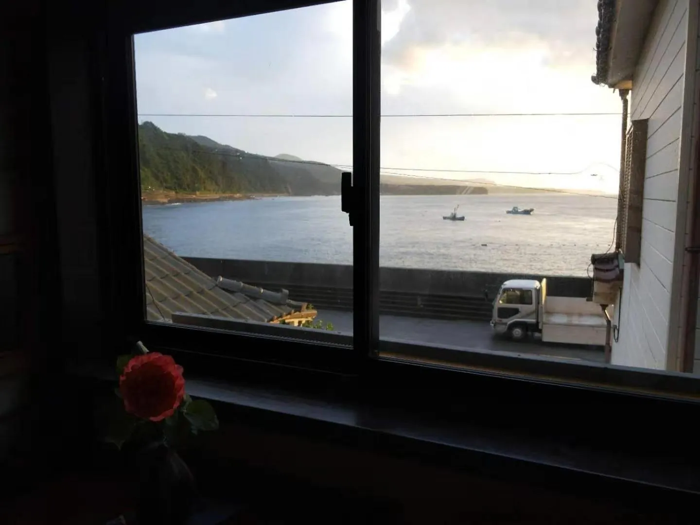 Izu Hokkawa Seaside Guesthouse 伊豆北川の家