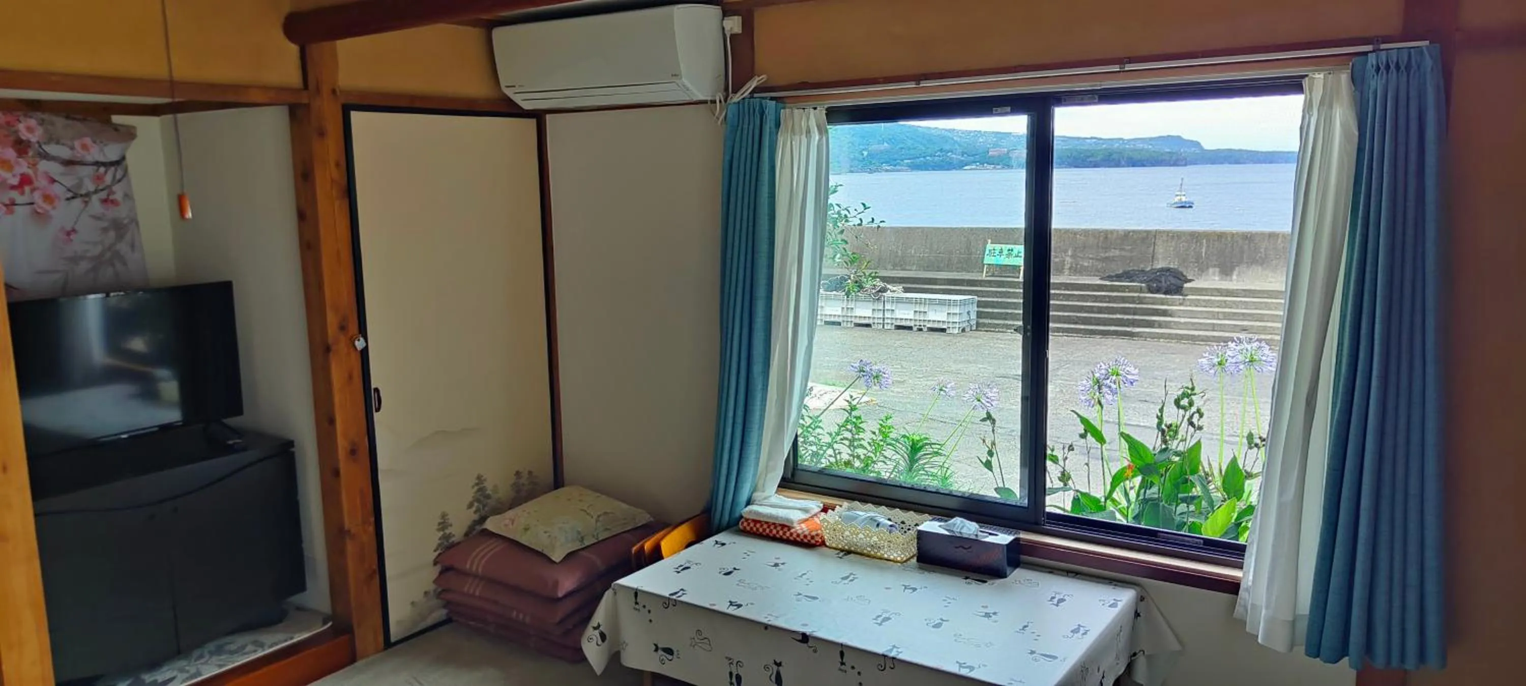 Izu Hokkawa Seaside Guesthouse 伊豆北川の家