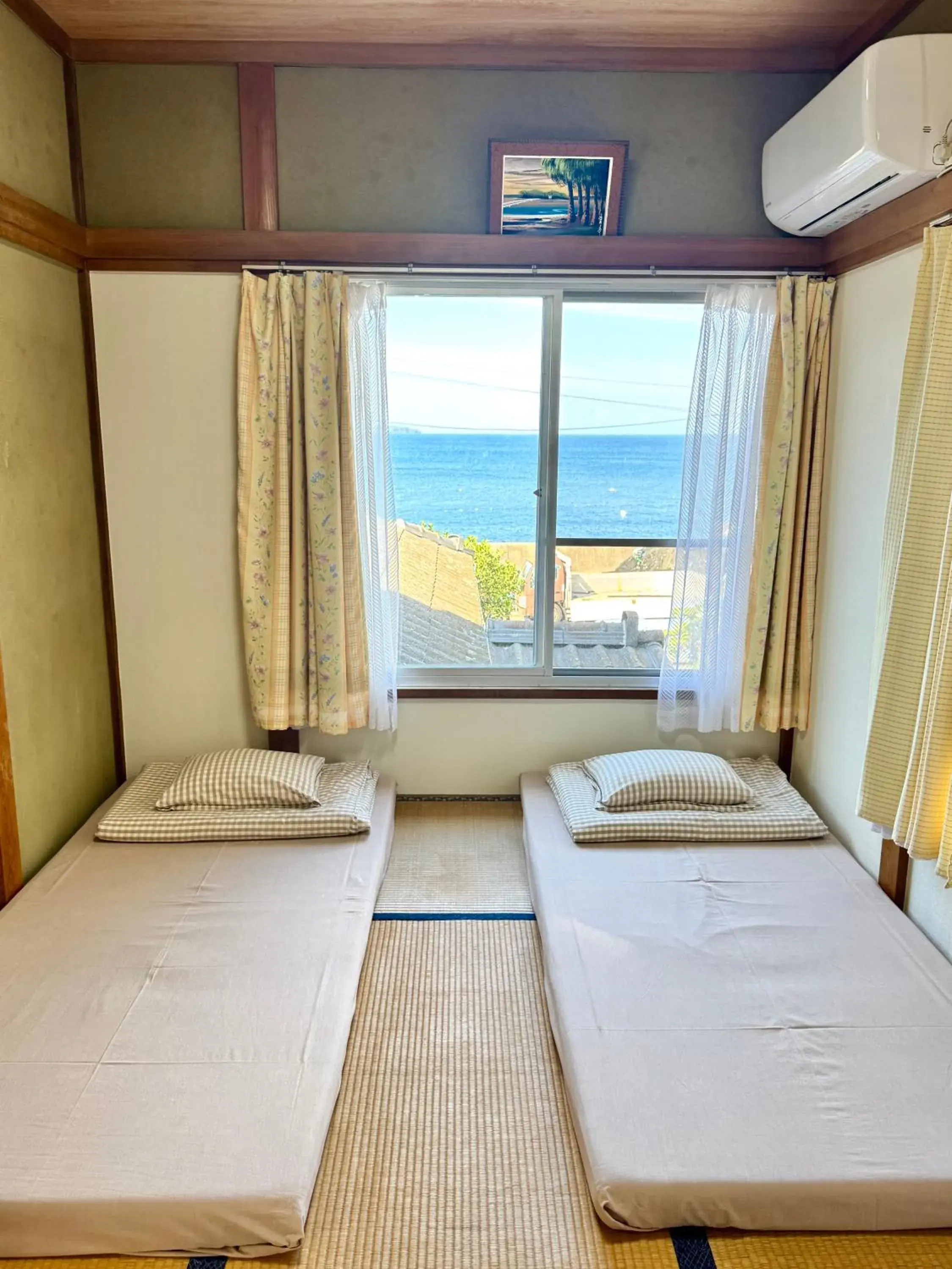 Double Room with Sea View - single occupancy in Izu Hokkawa Seaside Guesthouse 伊豆北川の家 Double Room with Sea View - single occupancy in Izu Hokkawa Seaside Guesthouse 伊豆北川の家
