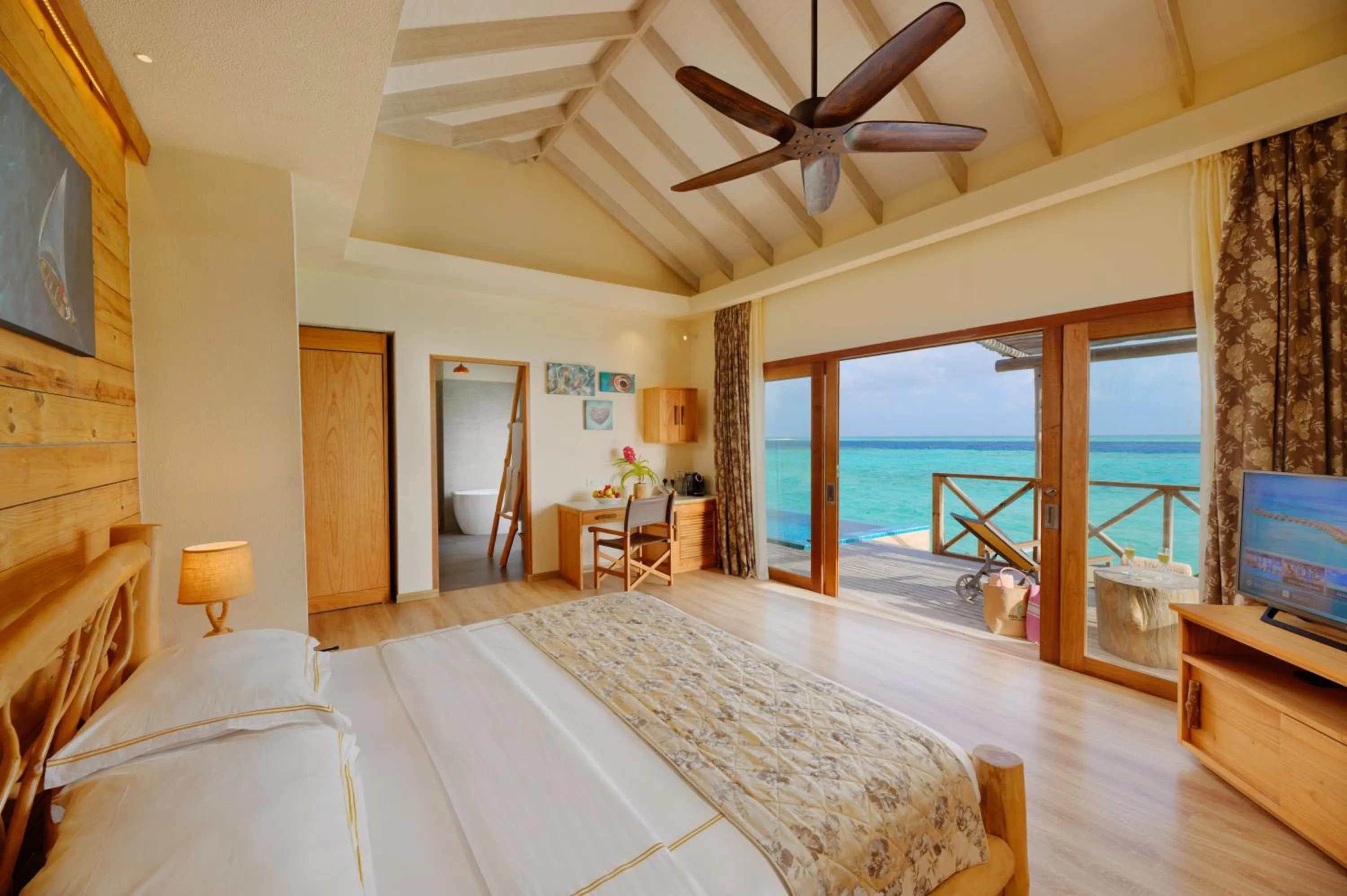 Bed in You & Me Maldives - Adults Only - Premium All-Inclusive