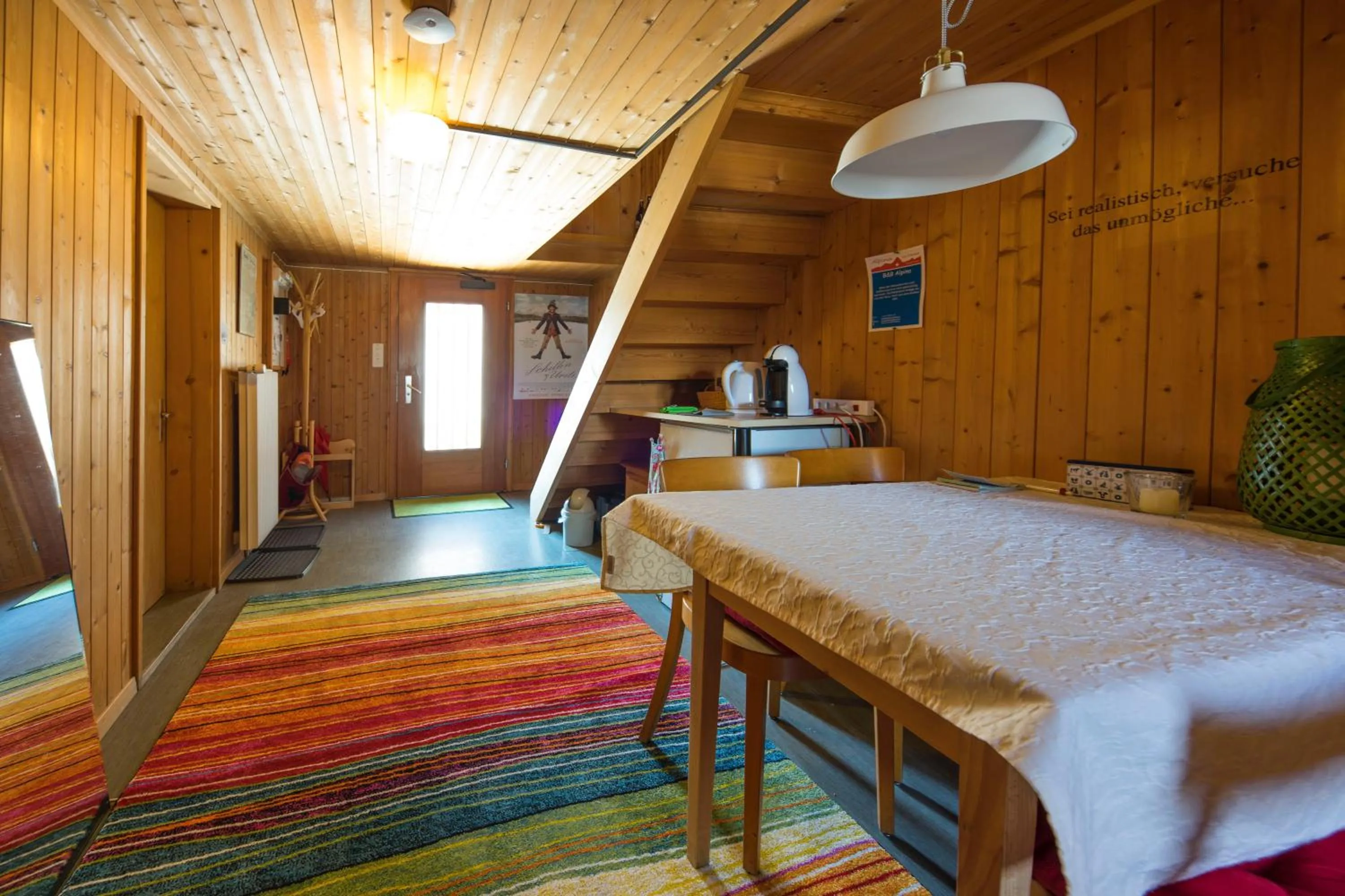 Drinks, Bed in Gästehaus Alpina in Fanas