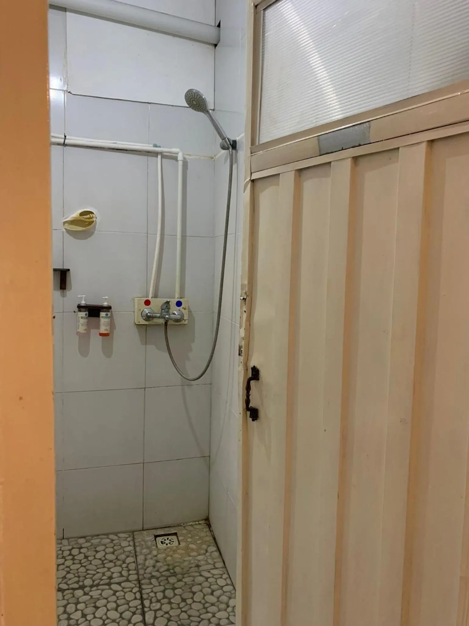 Shower in Seabreeze Hostel Bali