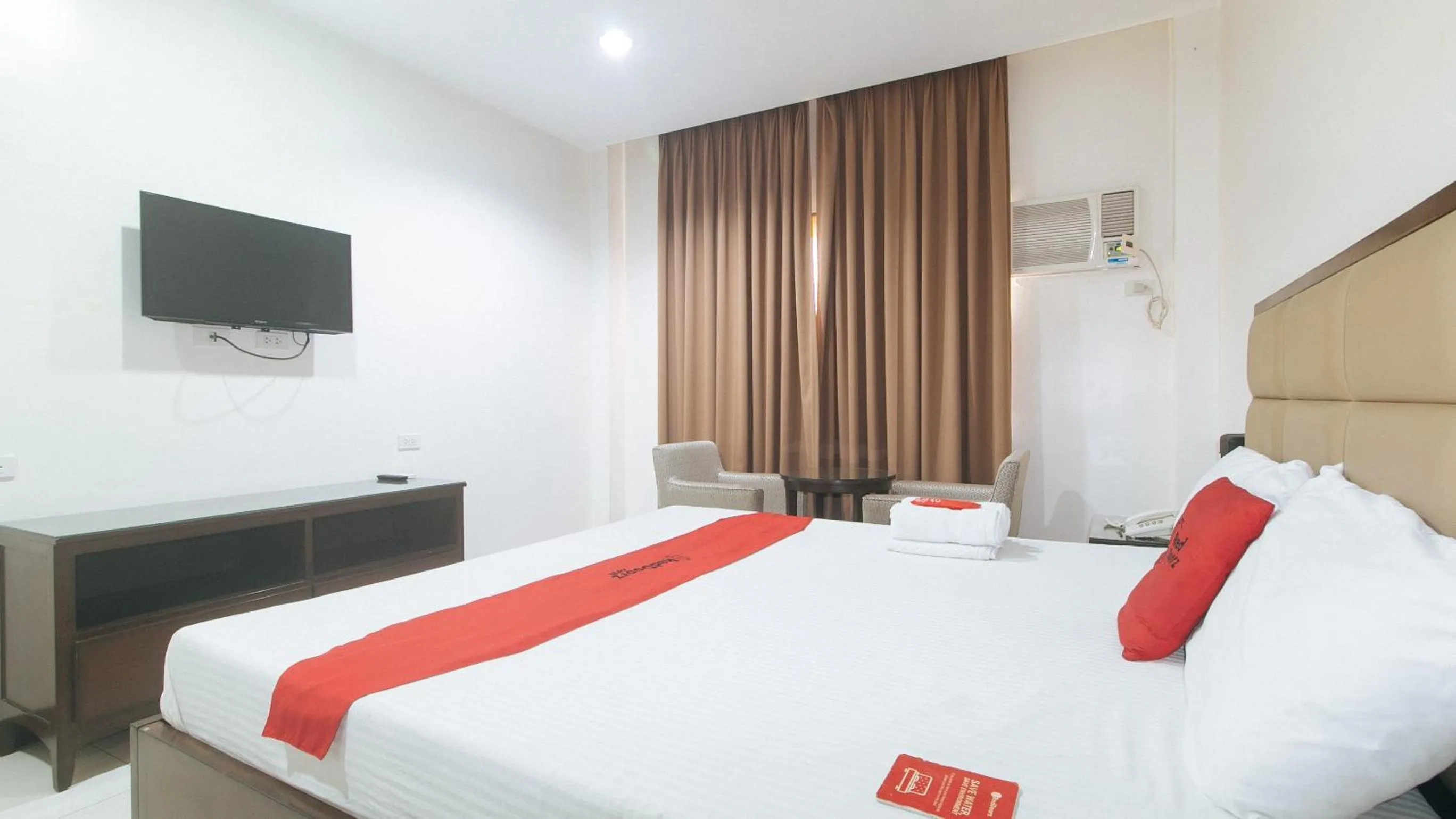 TV and multimedia, Bed in RedDoorz near Angeles University Foundation