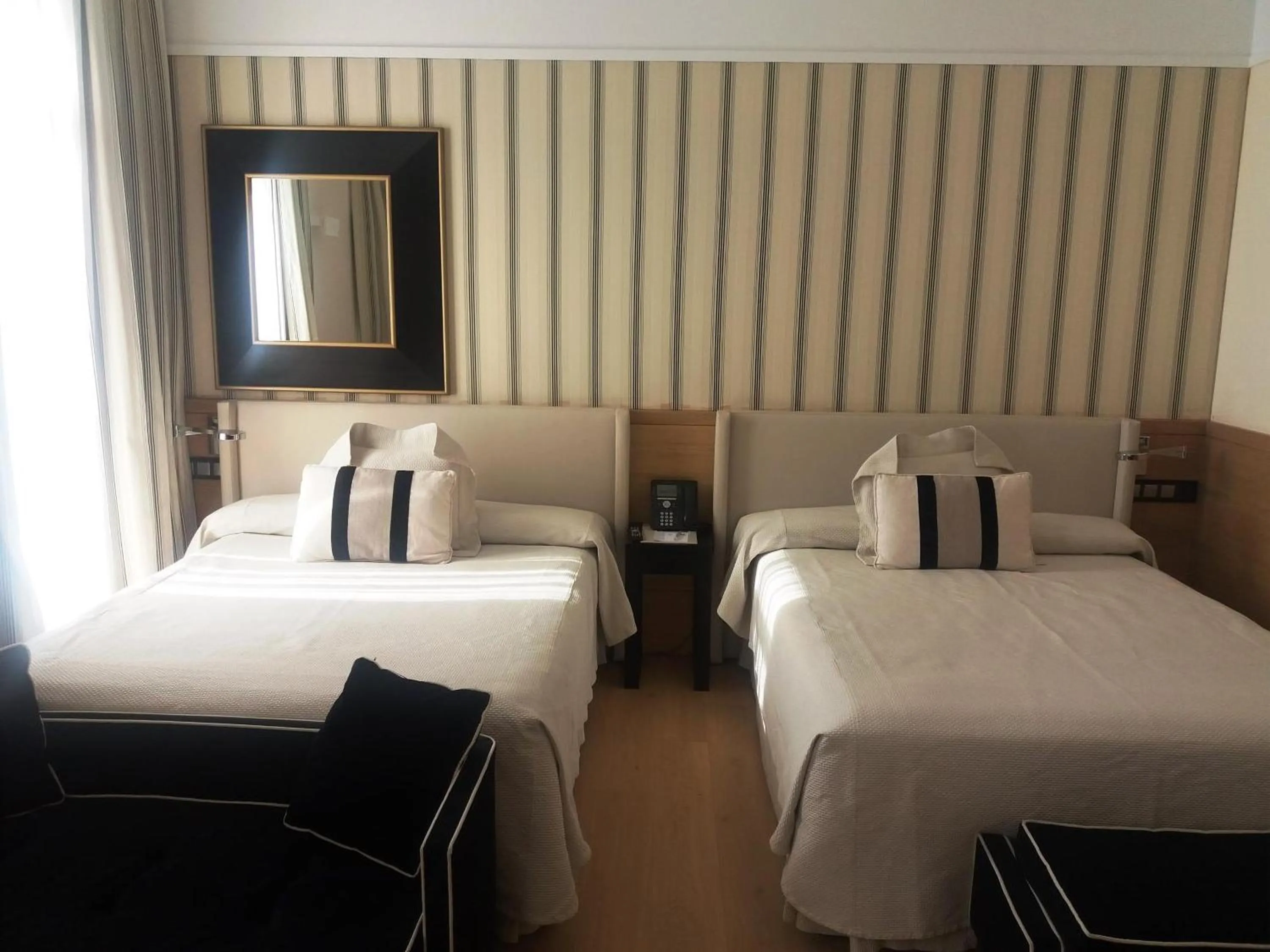 Photo of the whole room, Bed in Gran Hotel Sardinero
