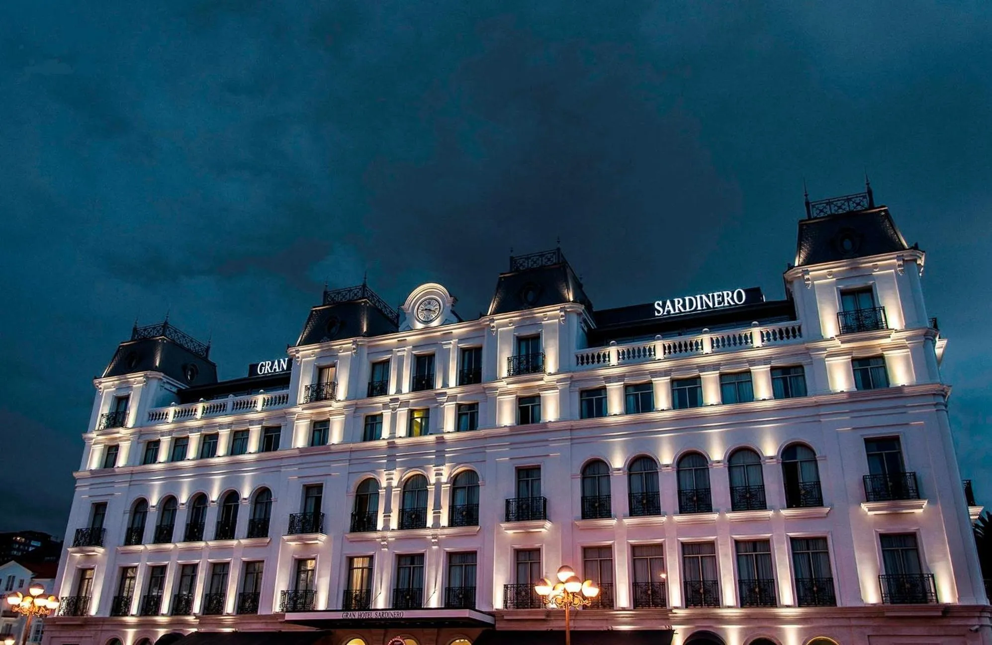 Facade/entrance in Gran Hotel Sardinero