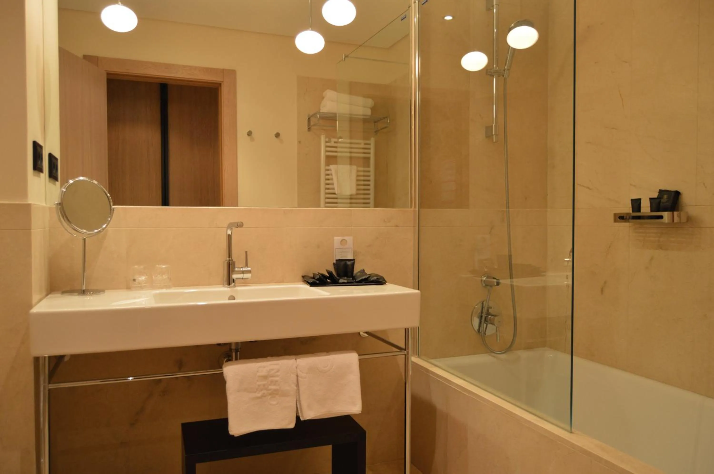 Photo of the whole room in Gran Hotel Sardinero