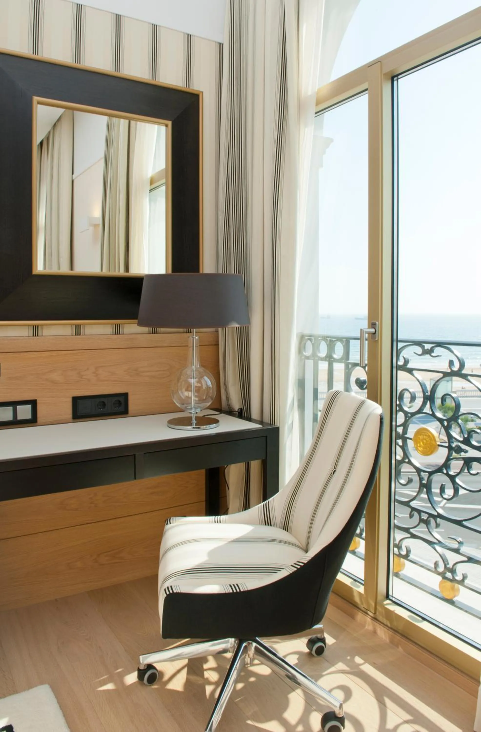 Seating area in Gran Hotel Sardinero