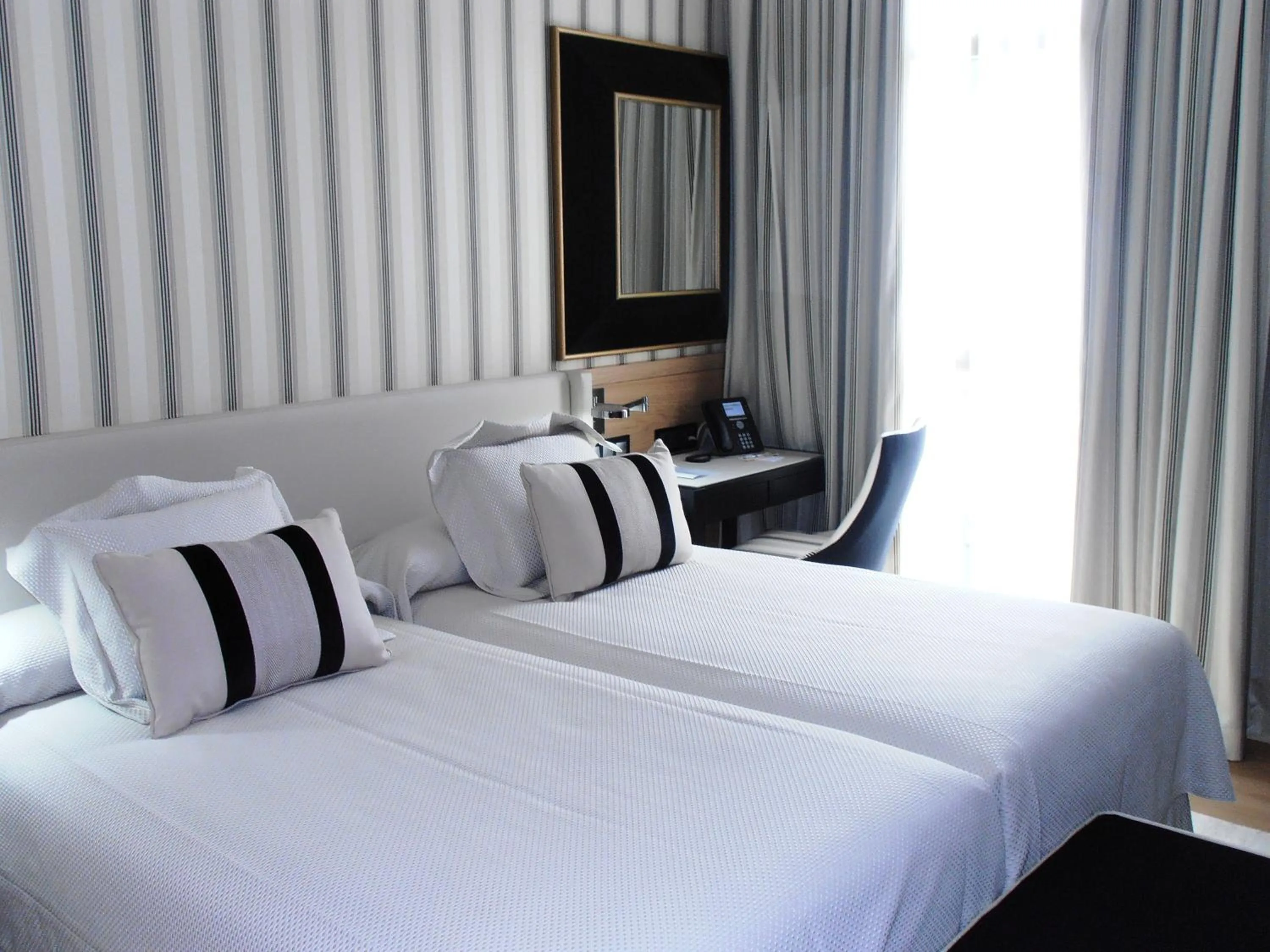 Photo of the whole room, Bed in Gran Hotel Sardinero