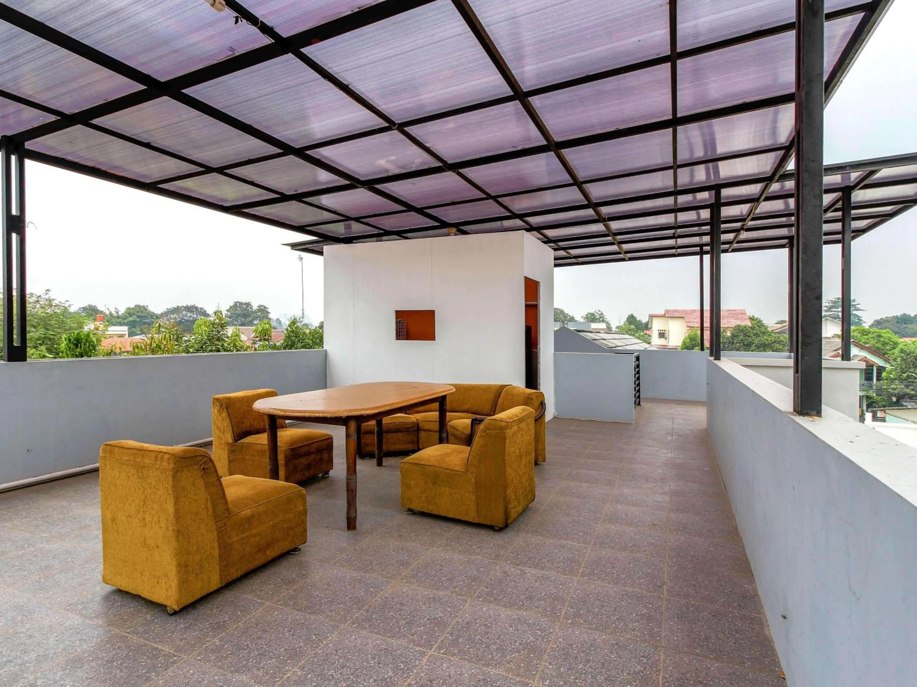 Seating area in RedDoorz @ Jagakarsa 2