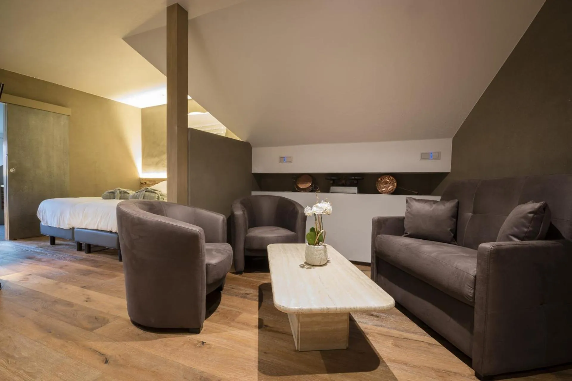 Living room, Bed in Auberge au Boeuf