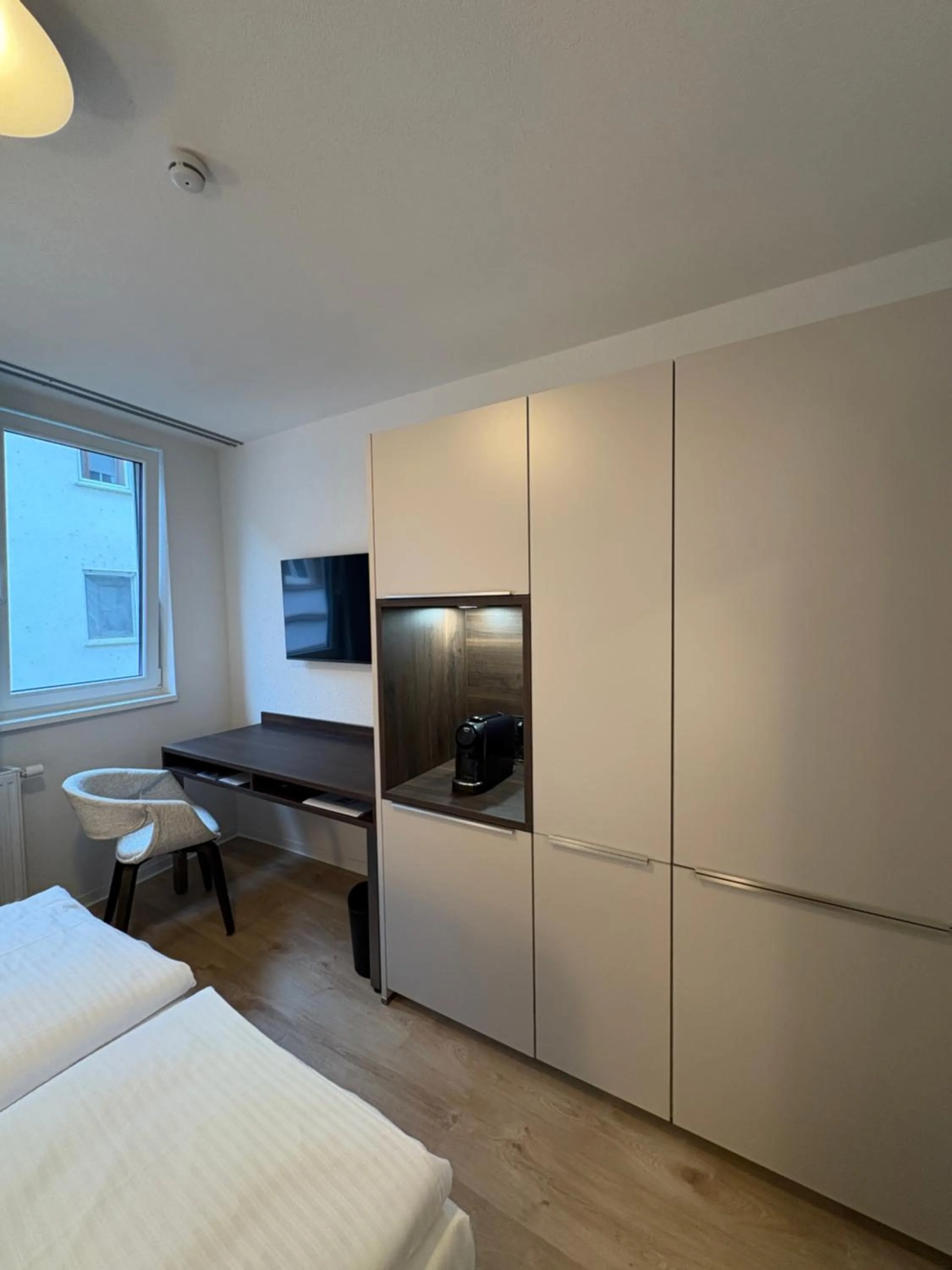 TV and multimedia, Bed in Das Mühlentor Hotel