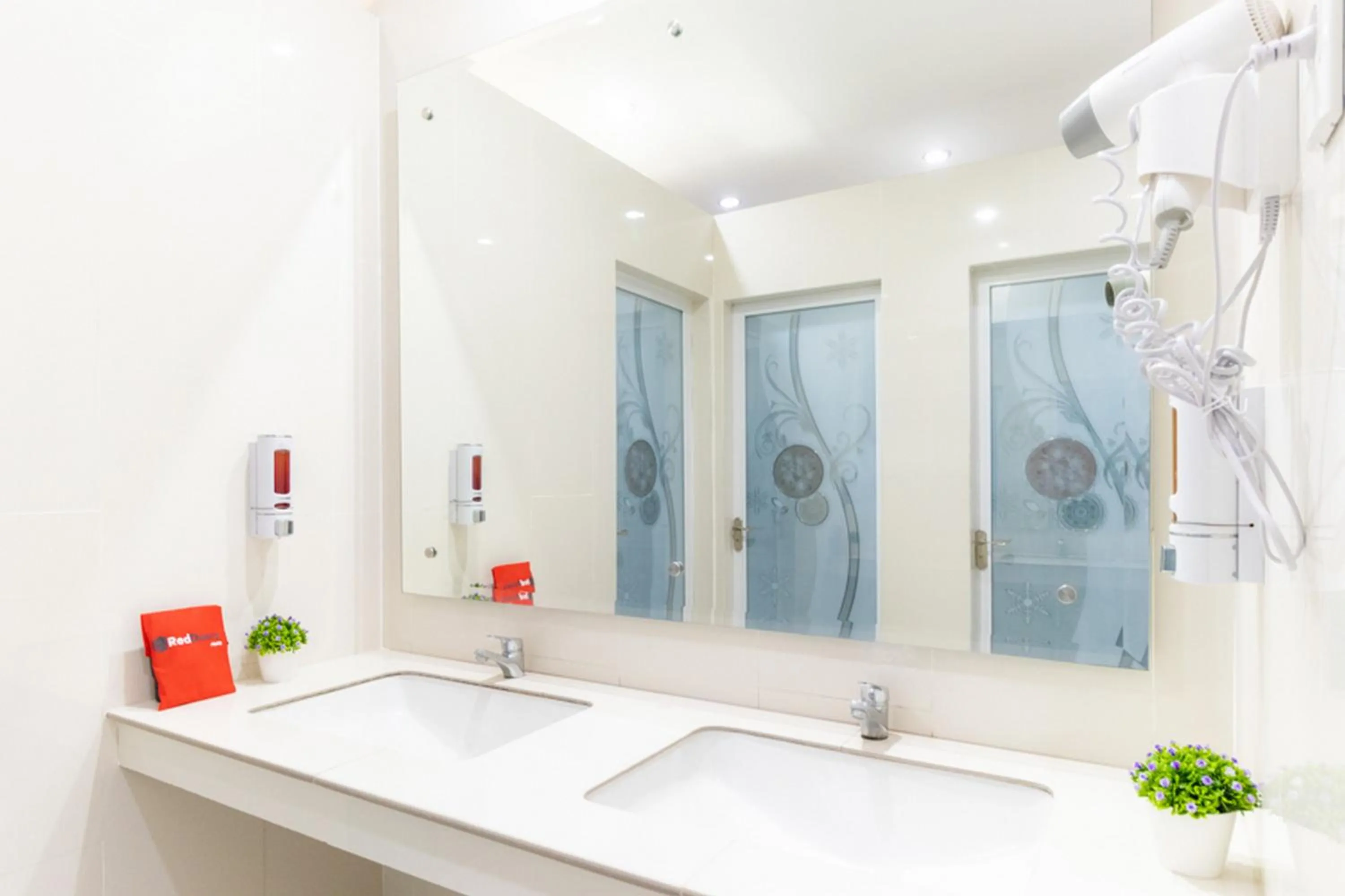 RedDoorz Hostel @ Capsule Inn Medan