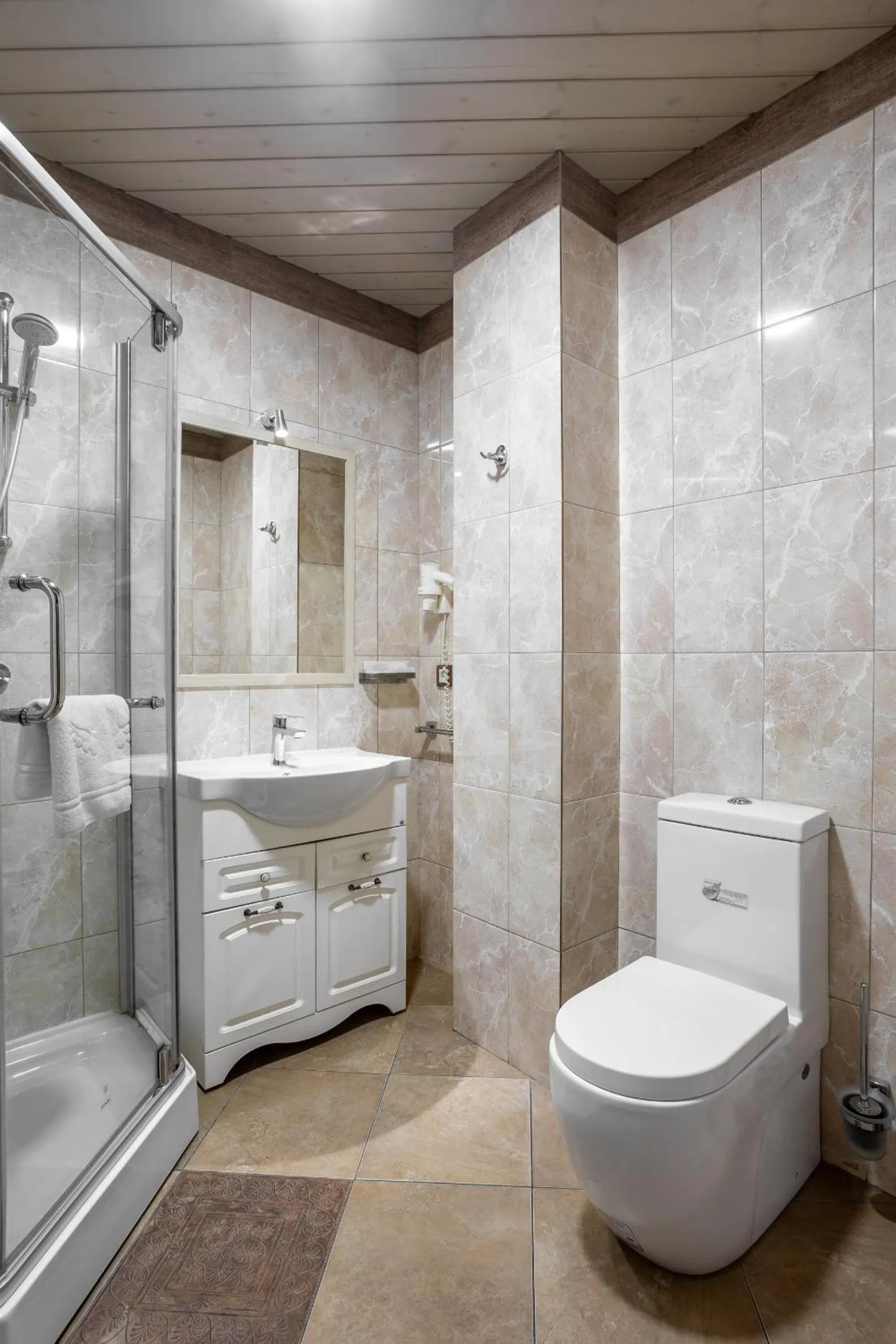 Toilet in Sacvoyage Hotel