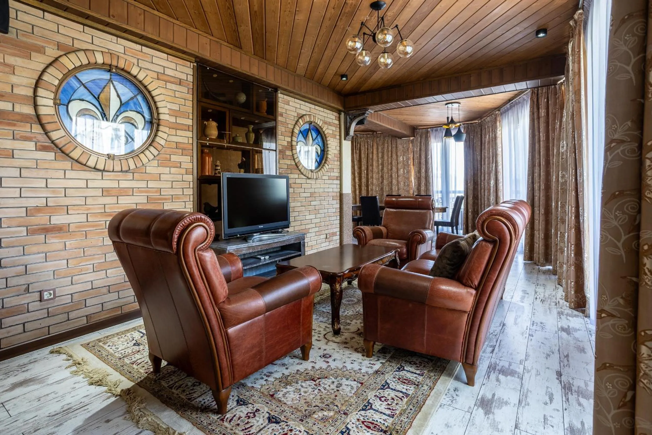 TV and multimedia in Sacvoyage Hotel