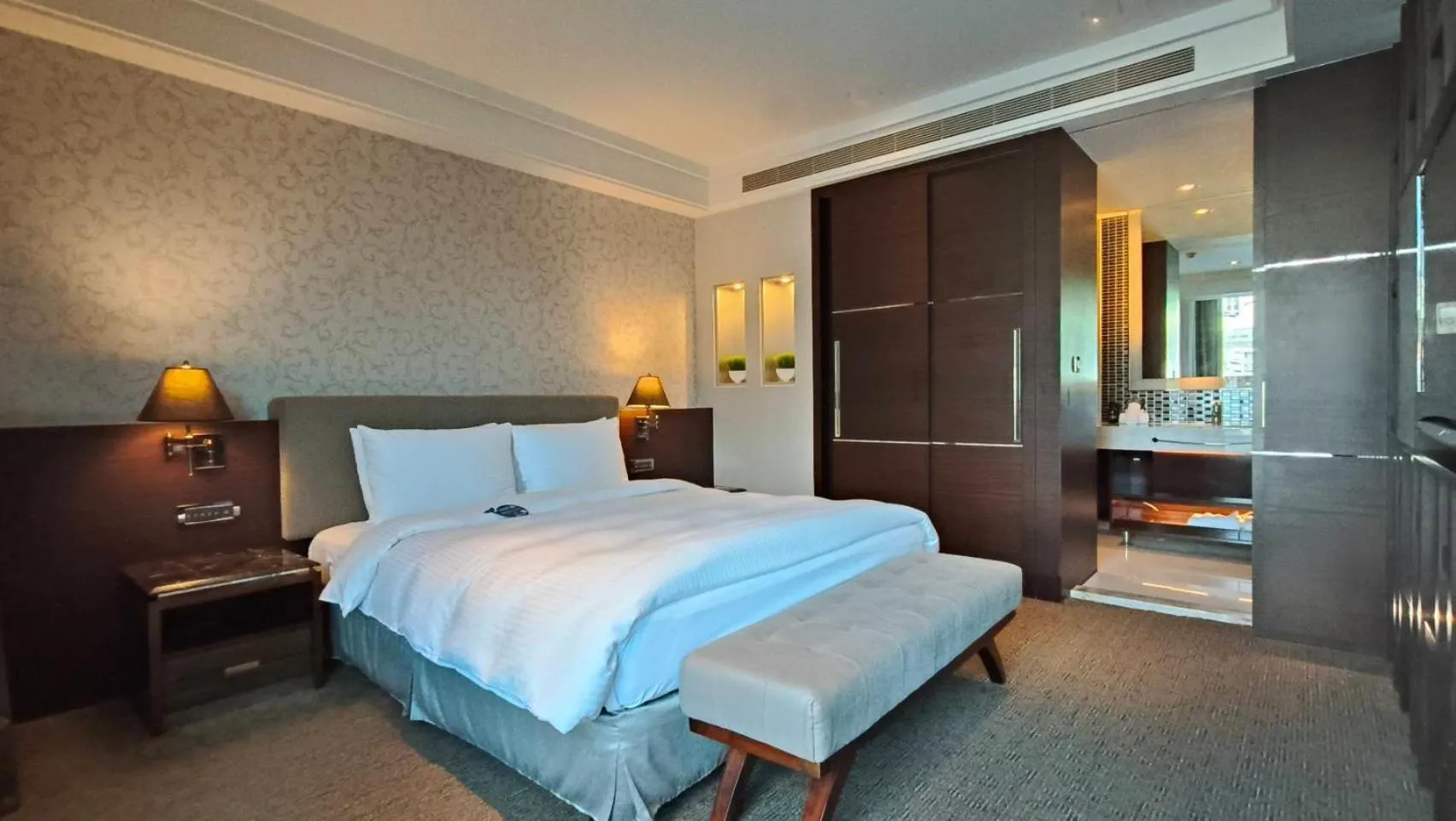 Bedroom, Bed in S Aura Hotel