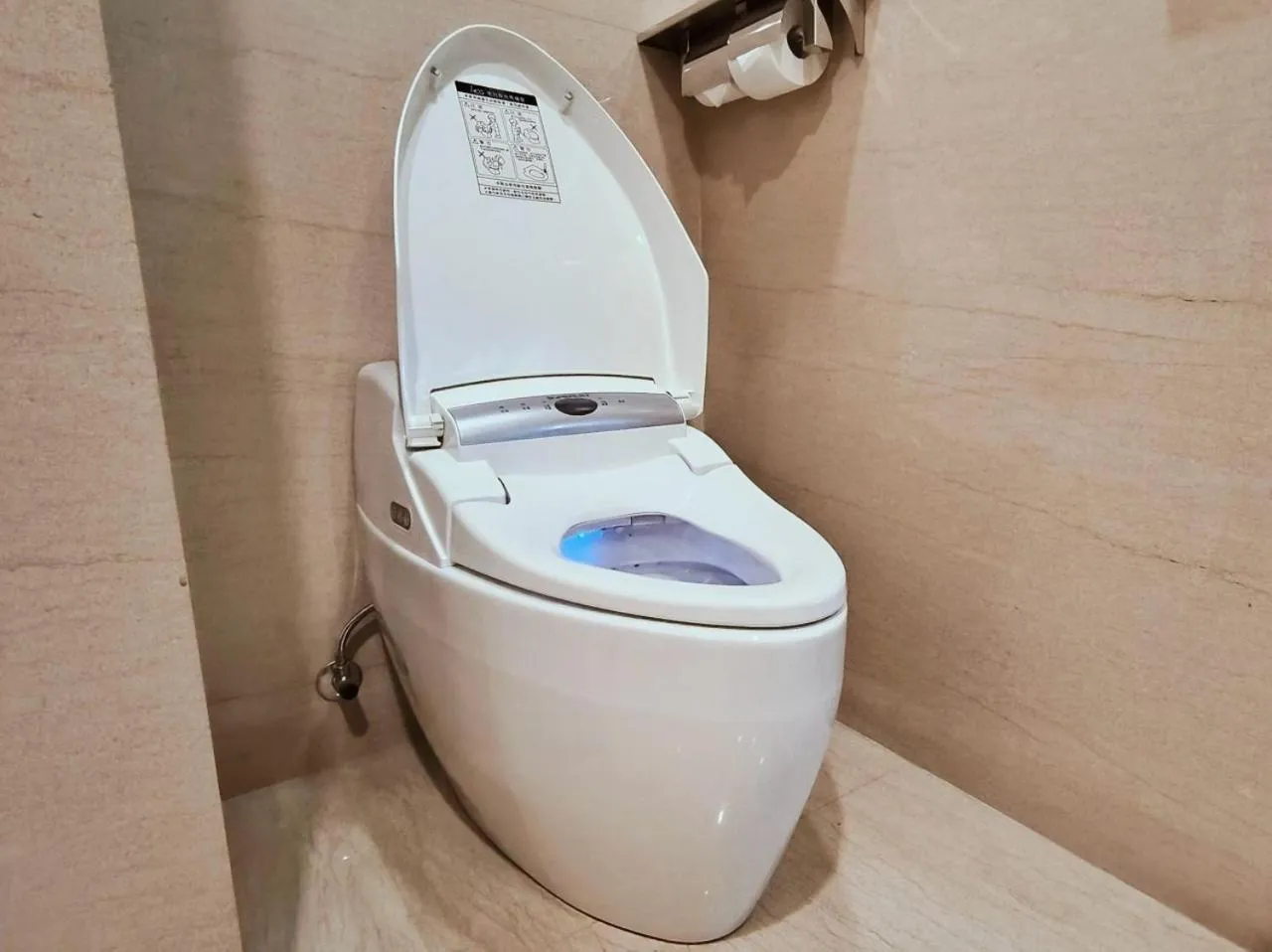 bidet in S Aura Hotel