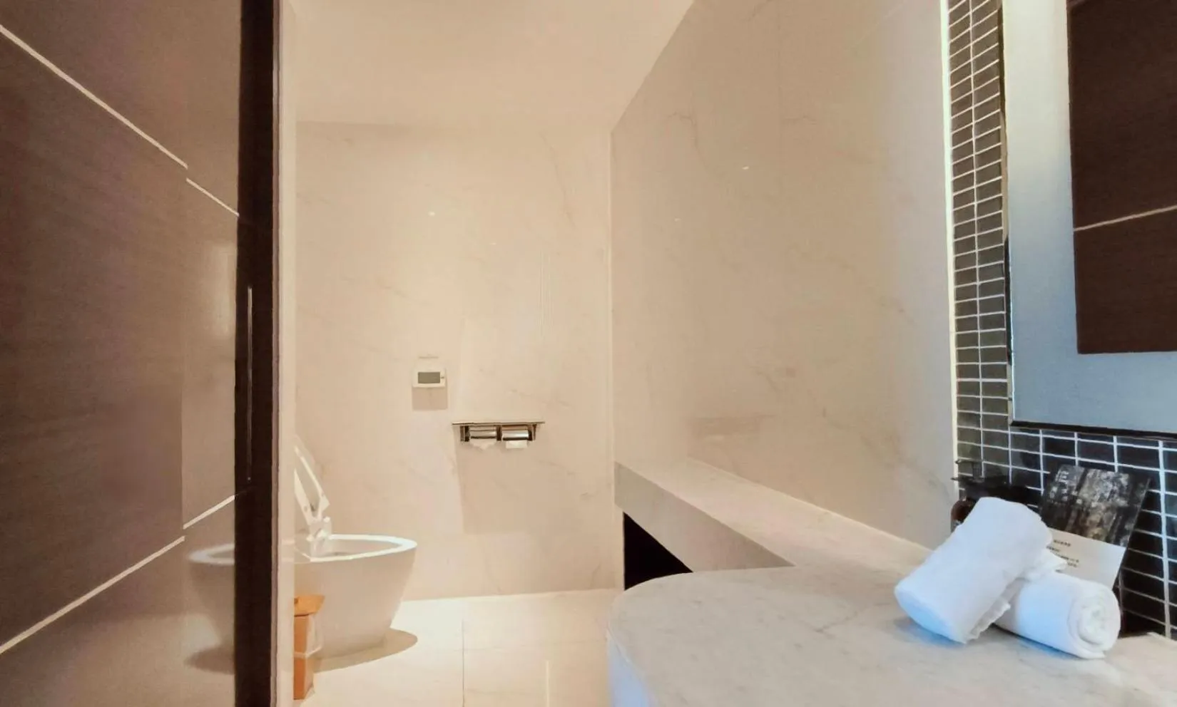 Bathroom, Bed in S Aura Hotel