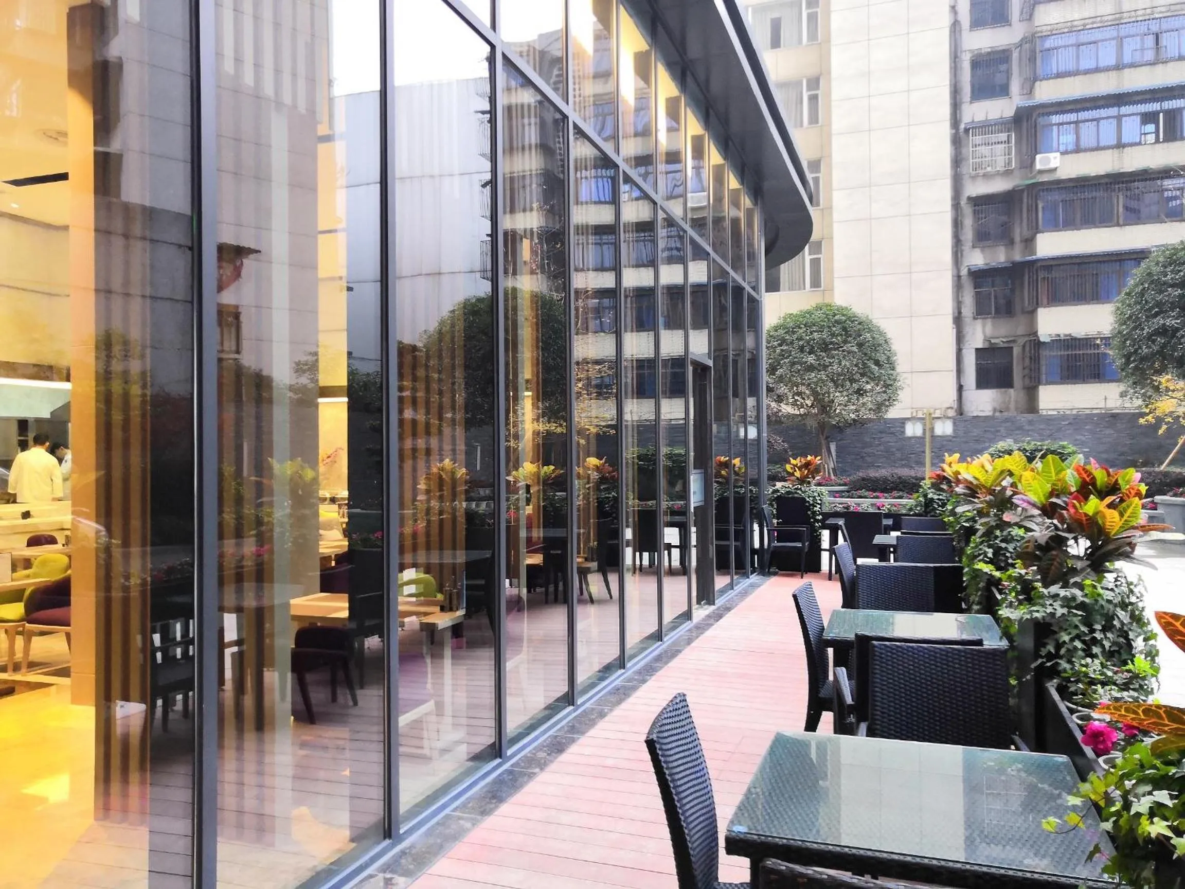 Property building in Mercure Chengdu Huapaifang