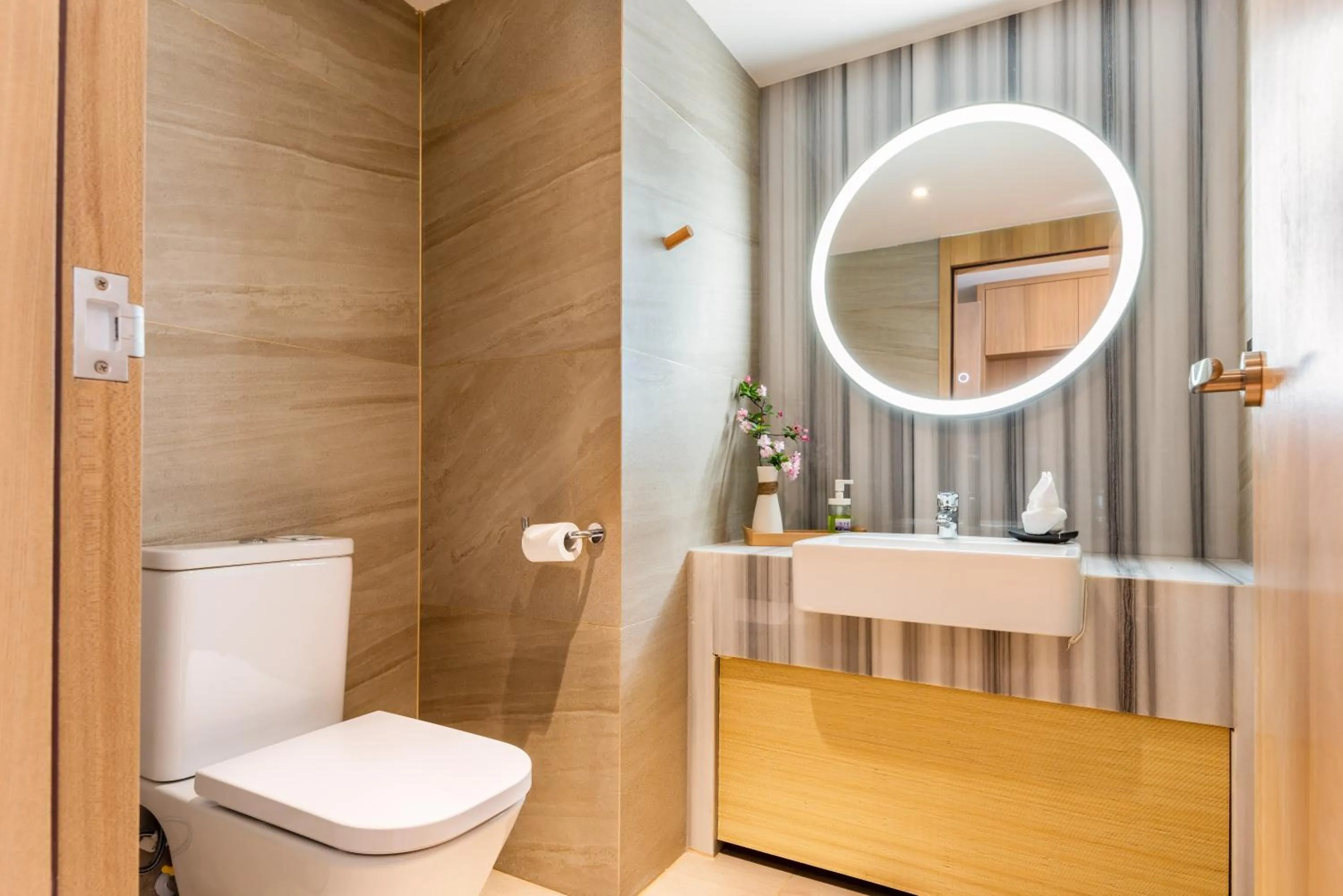 Toilet in Mercure Chengdu Huapaifang