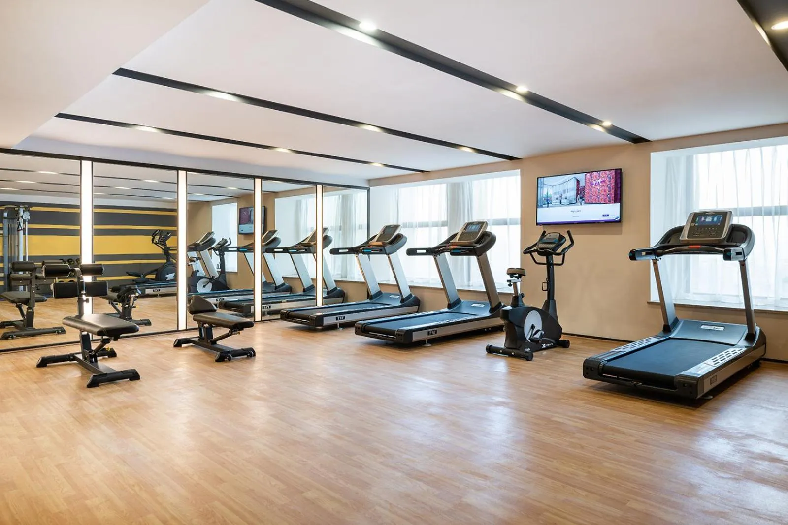 Fitness centre/facilities in Mercure Chengdu Huapaifang