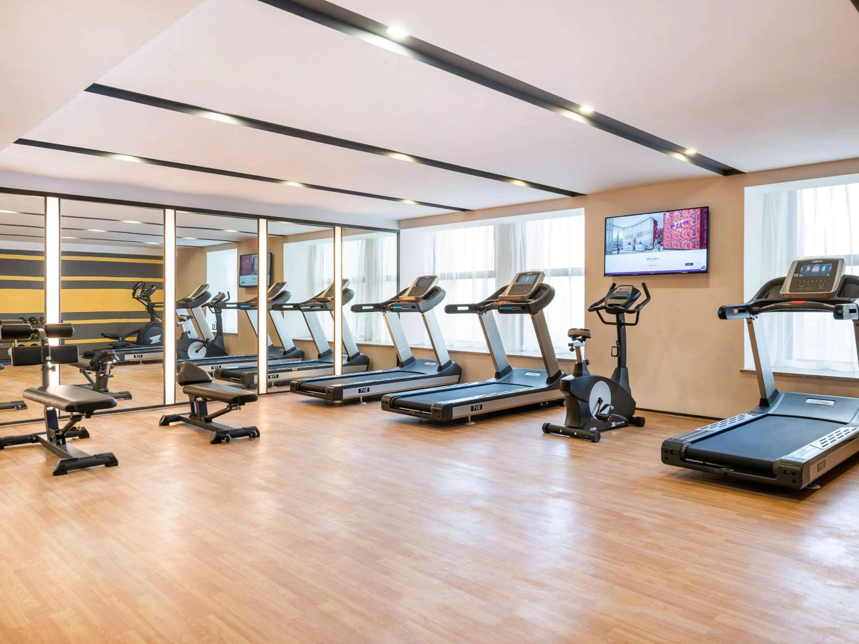 Fitness centre/facilities in Mercure Chengdu Huapaifang