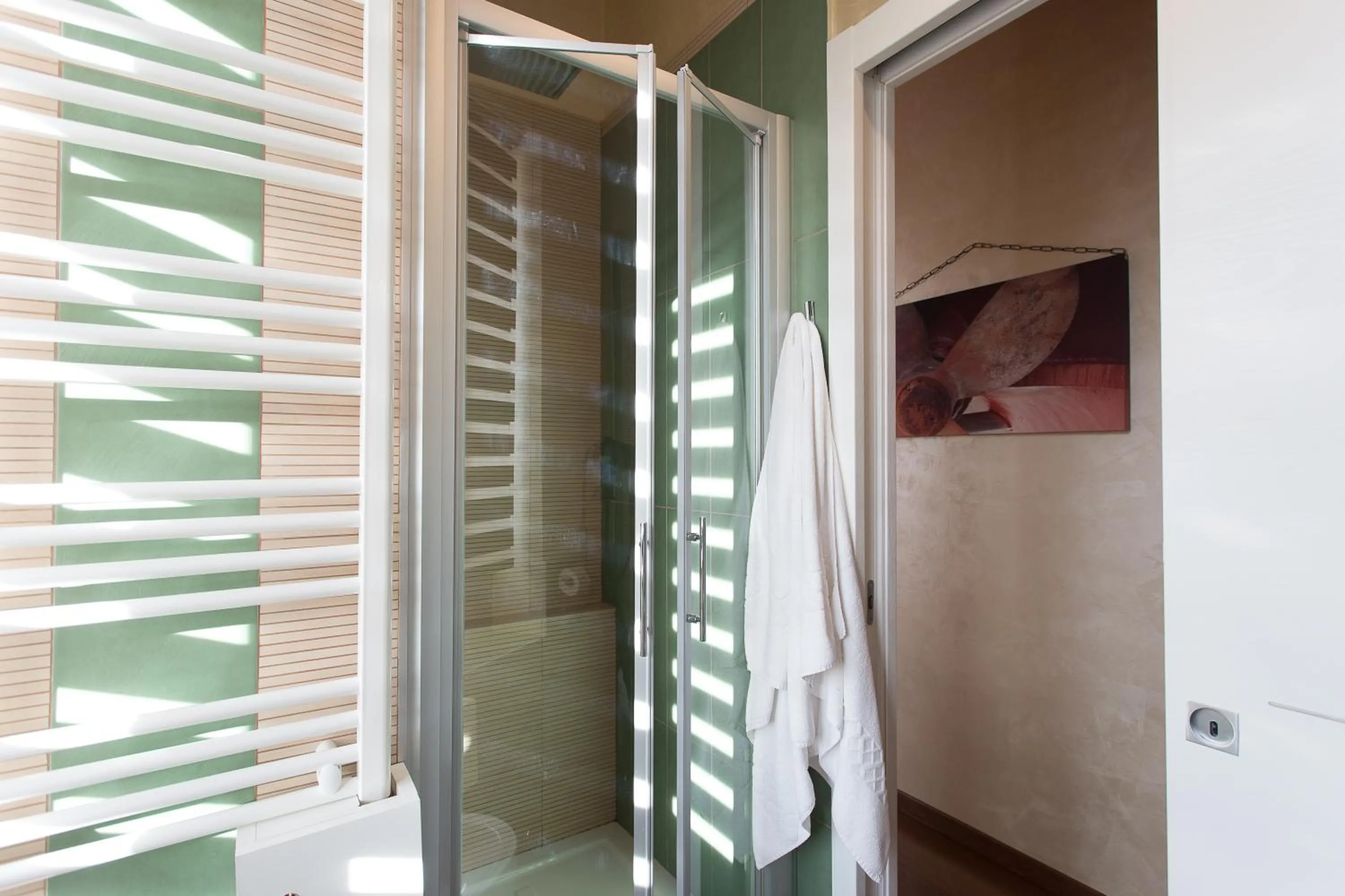 Shower in BB SAVOIA Affittacamere