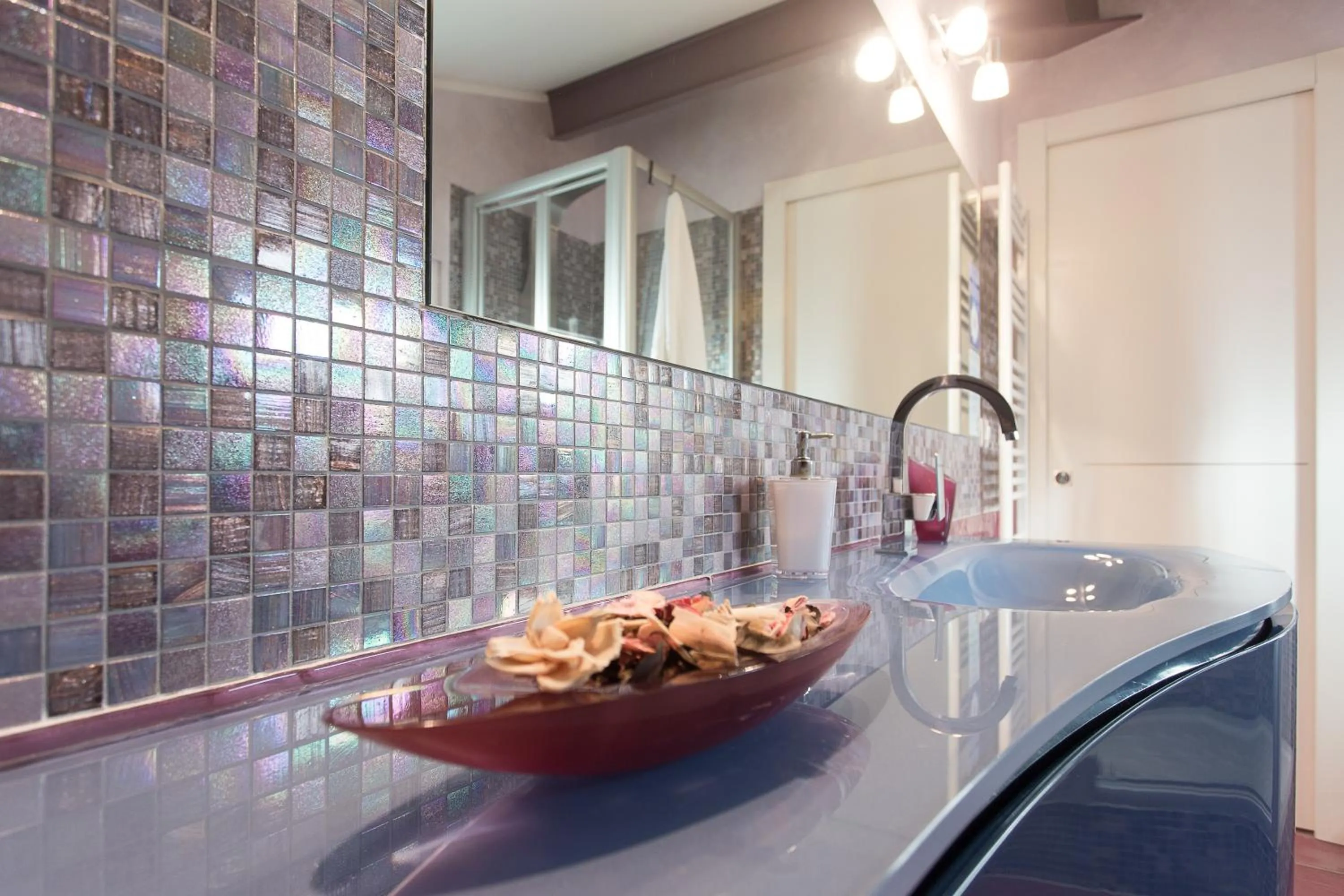 Bathroom in BB SAVOIA Affittacamere