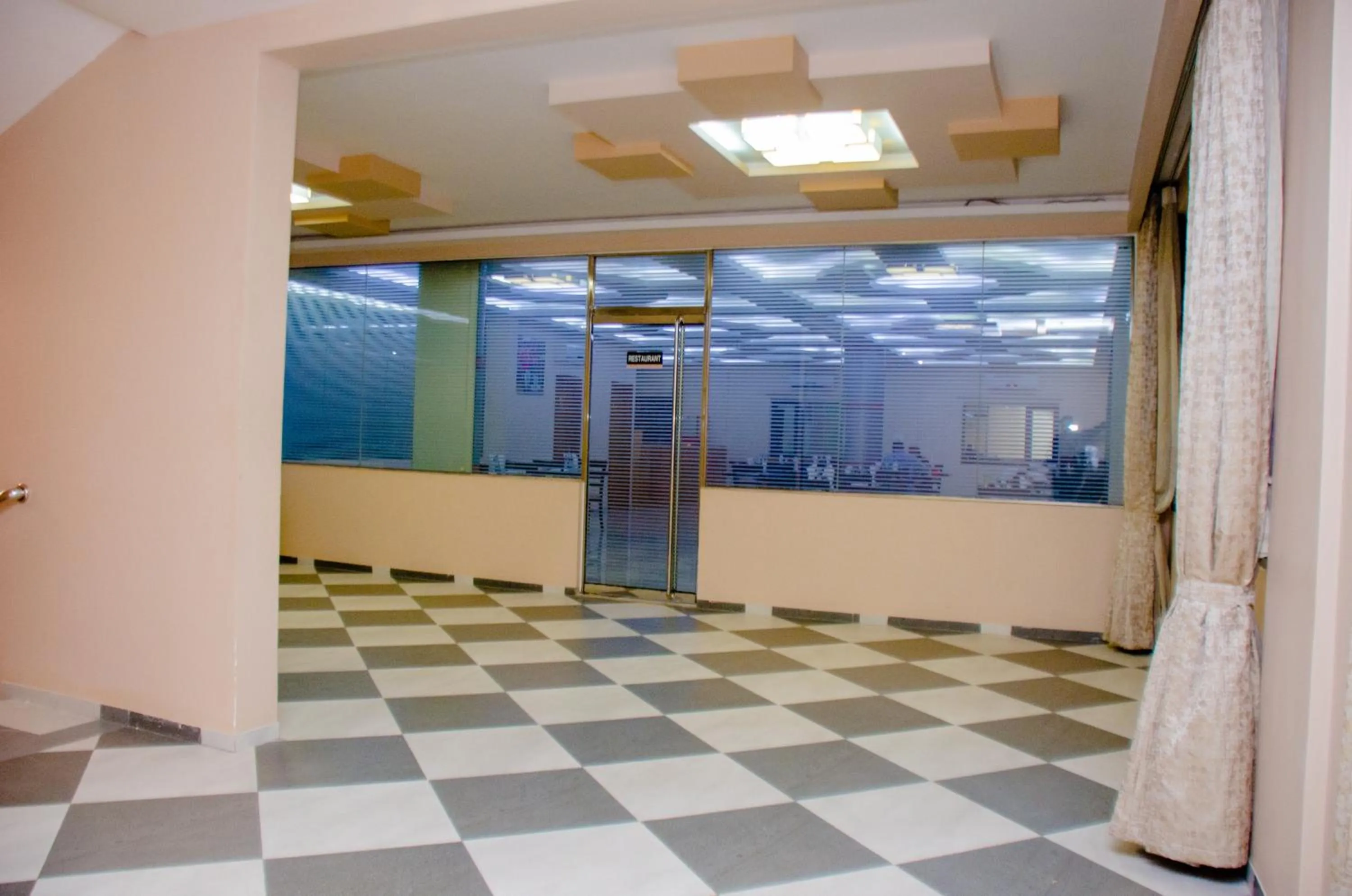 Restaurant/places to eat in HOTEL PLATINUM