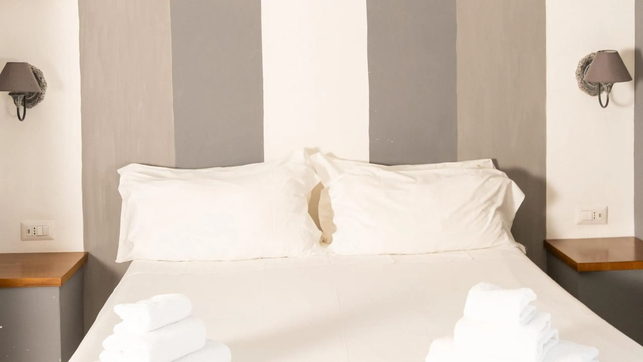 Bed in Hotel Borgo Vistalago