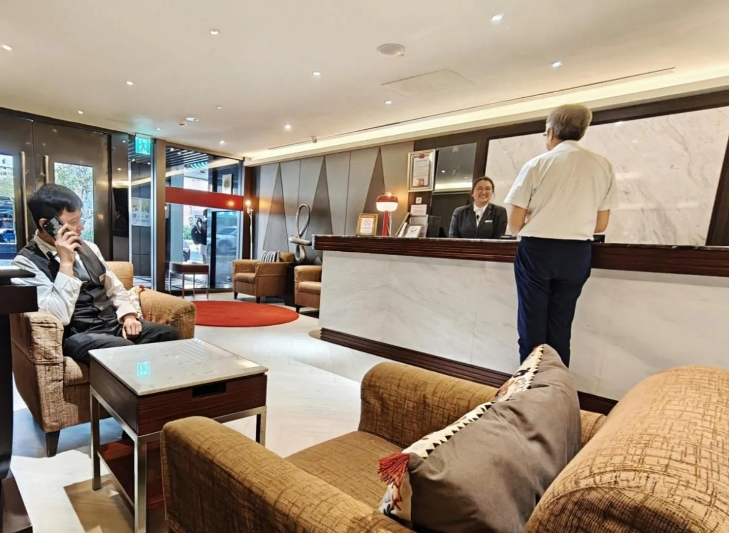 Living room in Deja Vu Hotel