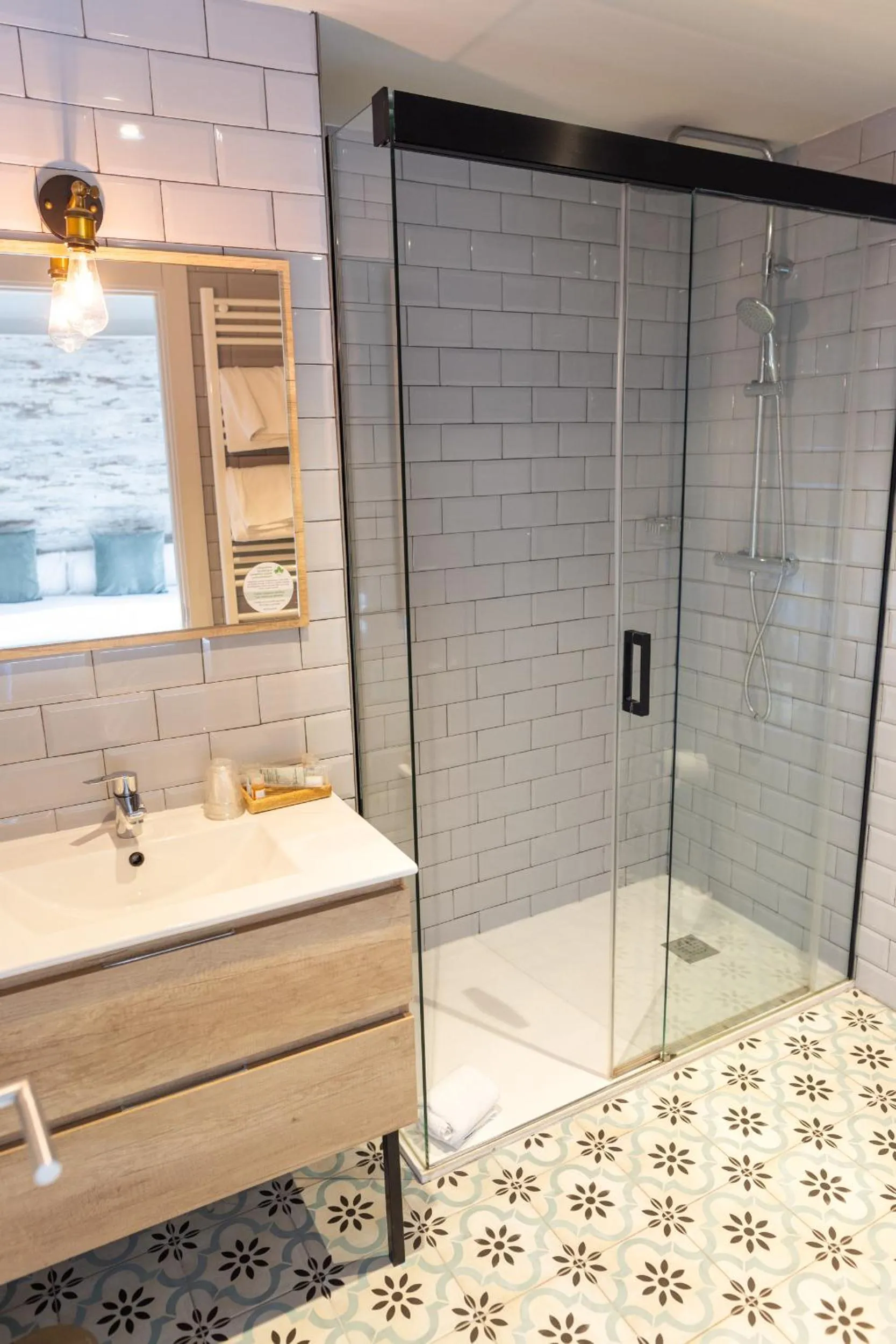 Shower in Hotel Cims de Camprodon