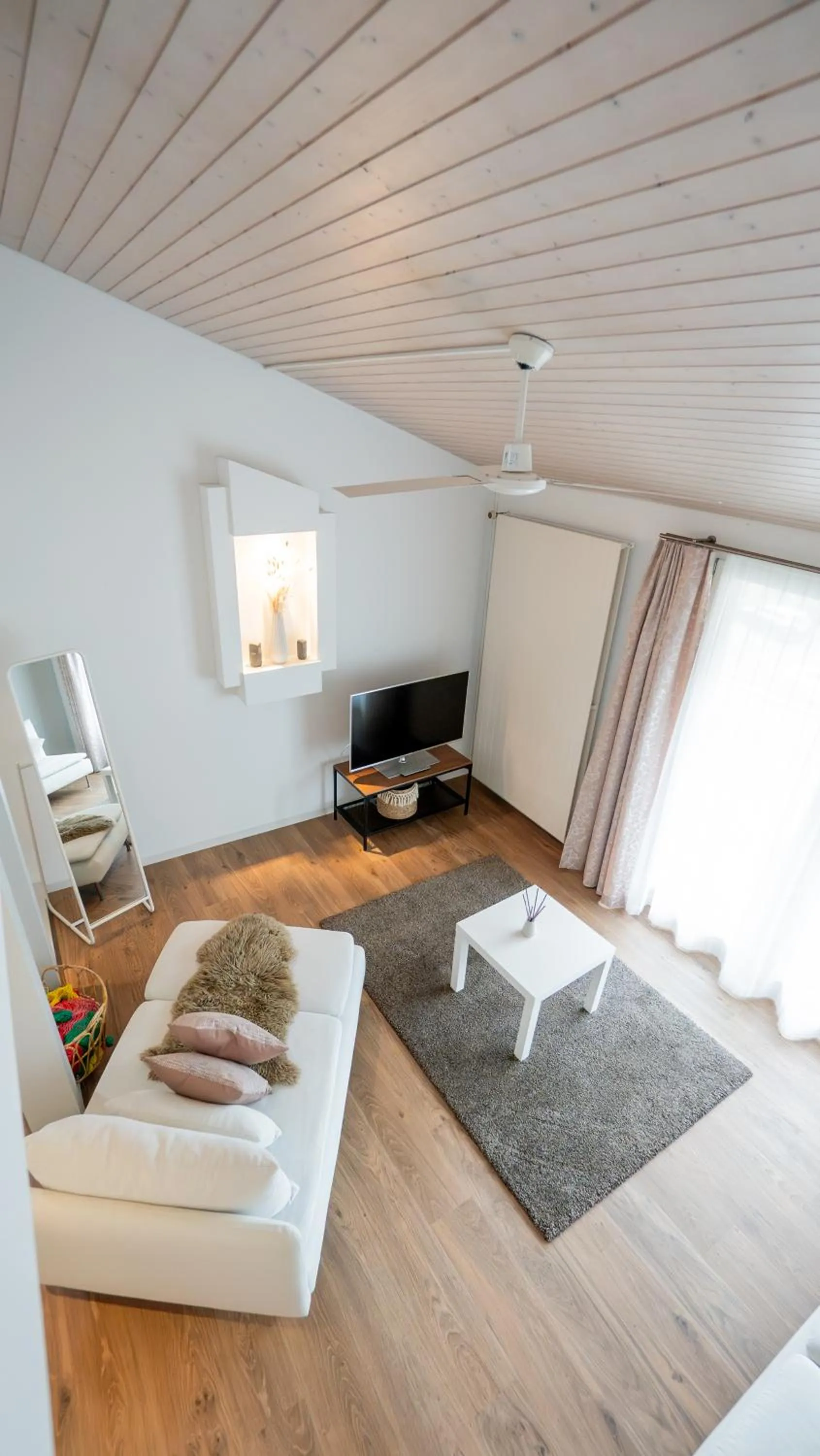 Living room, Bed in Hotel & Restaurant Rössli