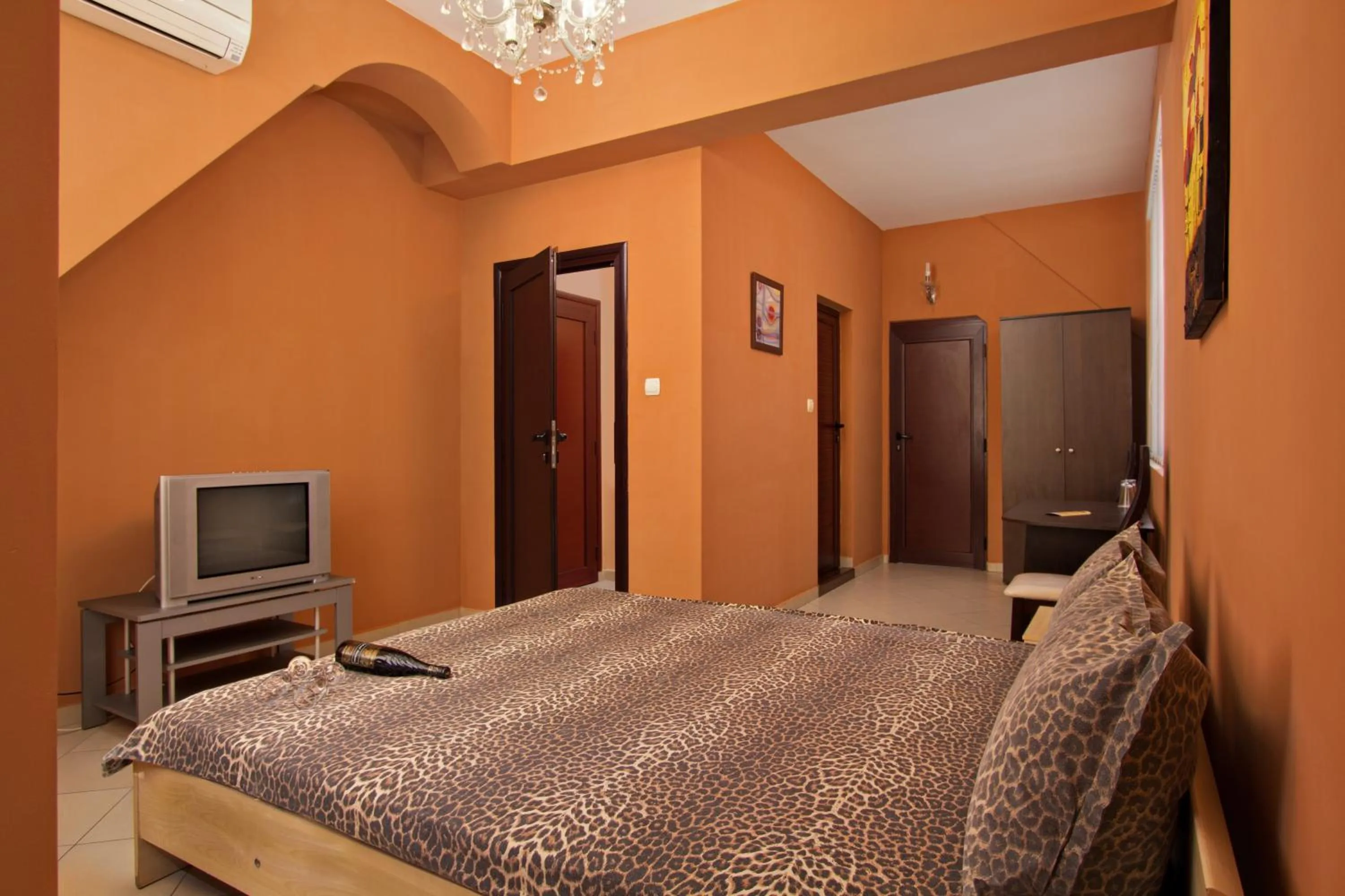 Bedroom, Bed in Family Hotel Marsina