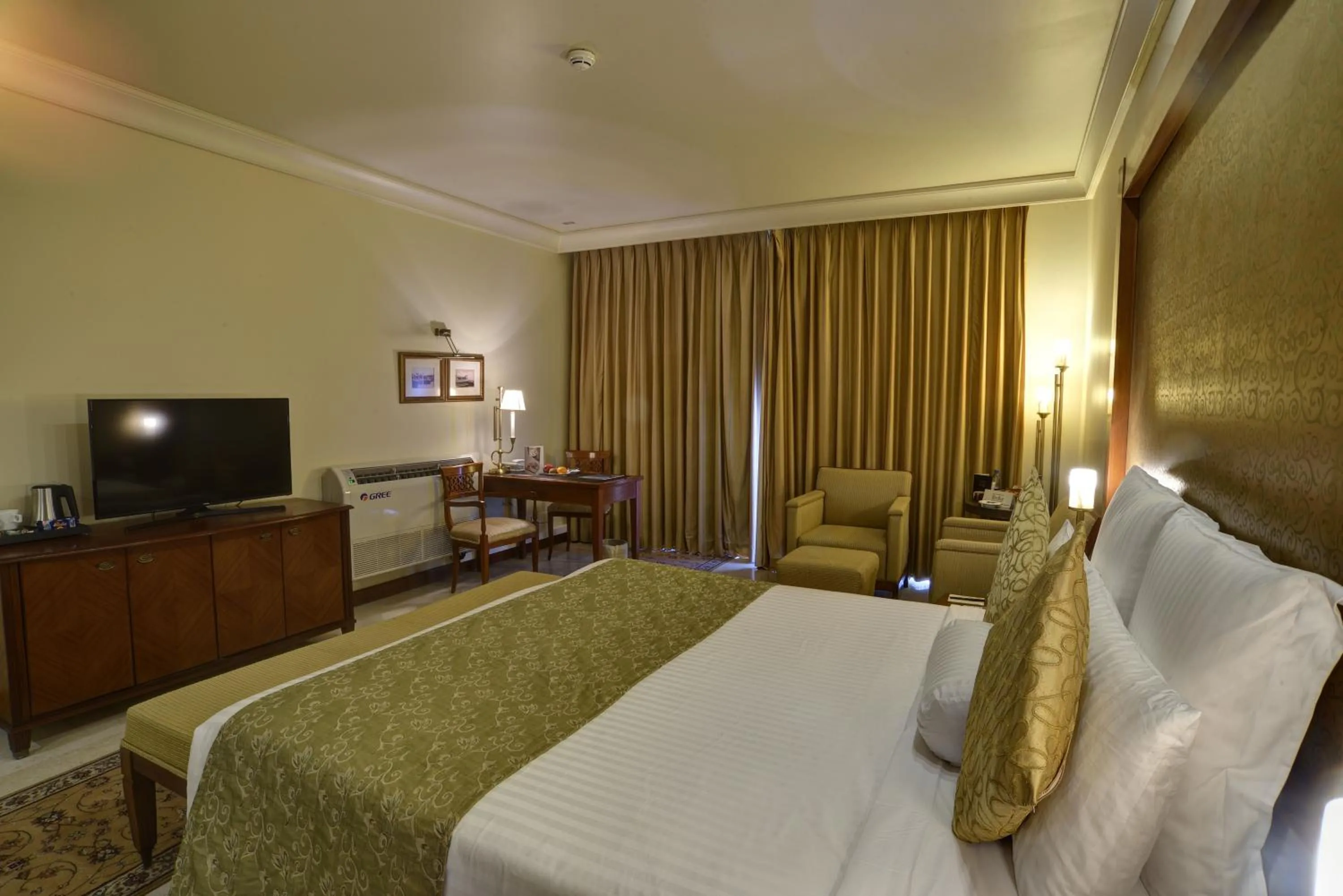 Zaver Pearl Continental, Gwadar