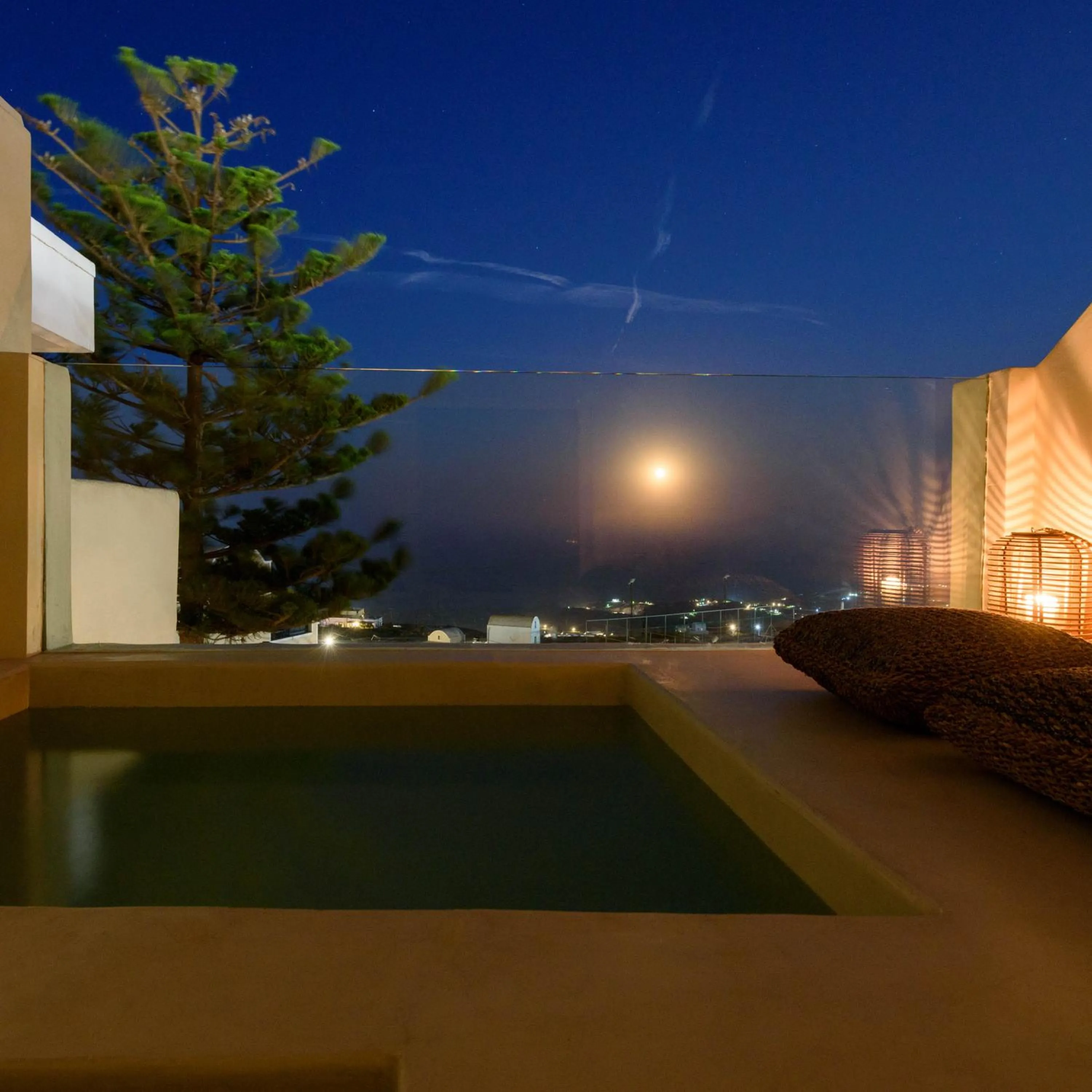 Night in Divelia East