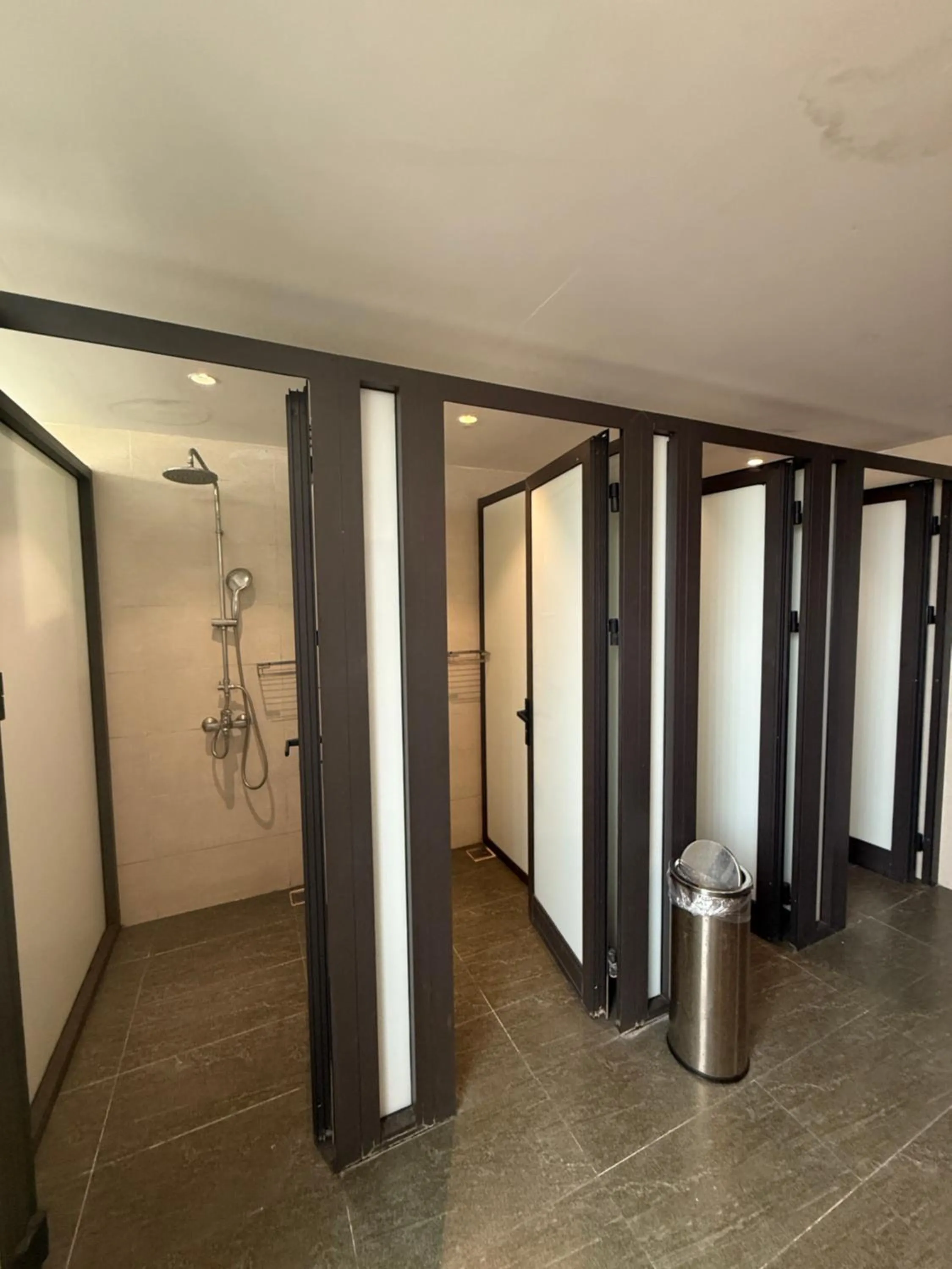 Backhome Hostel & Bar