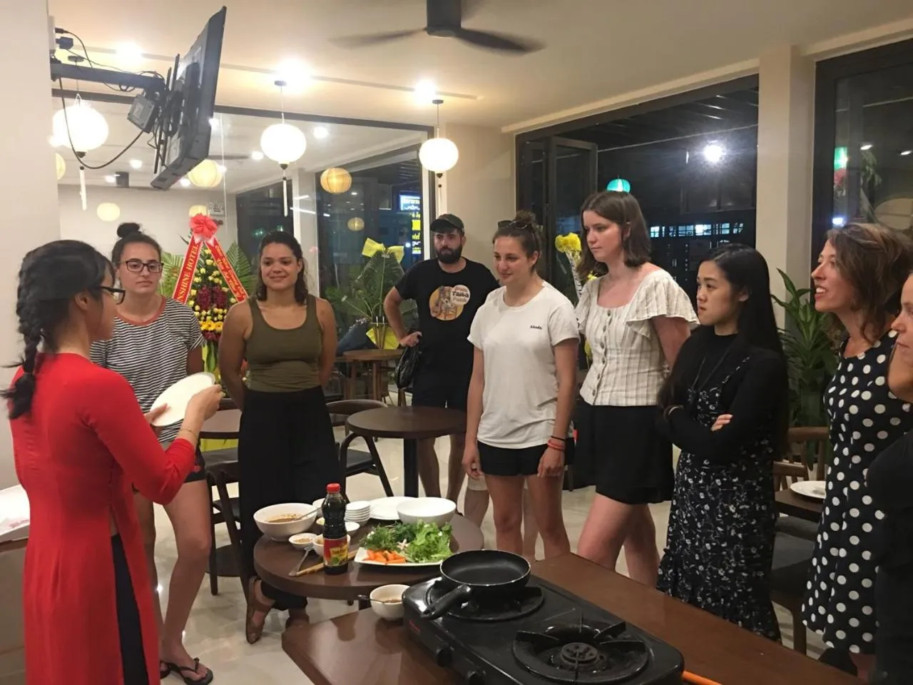 Backhome Hostel & Bar