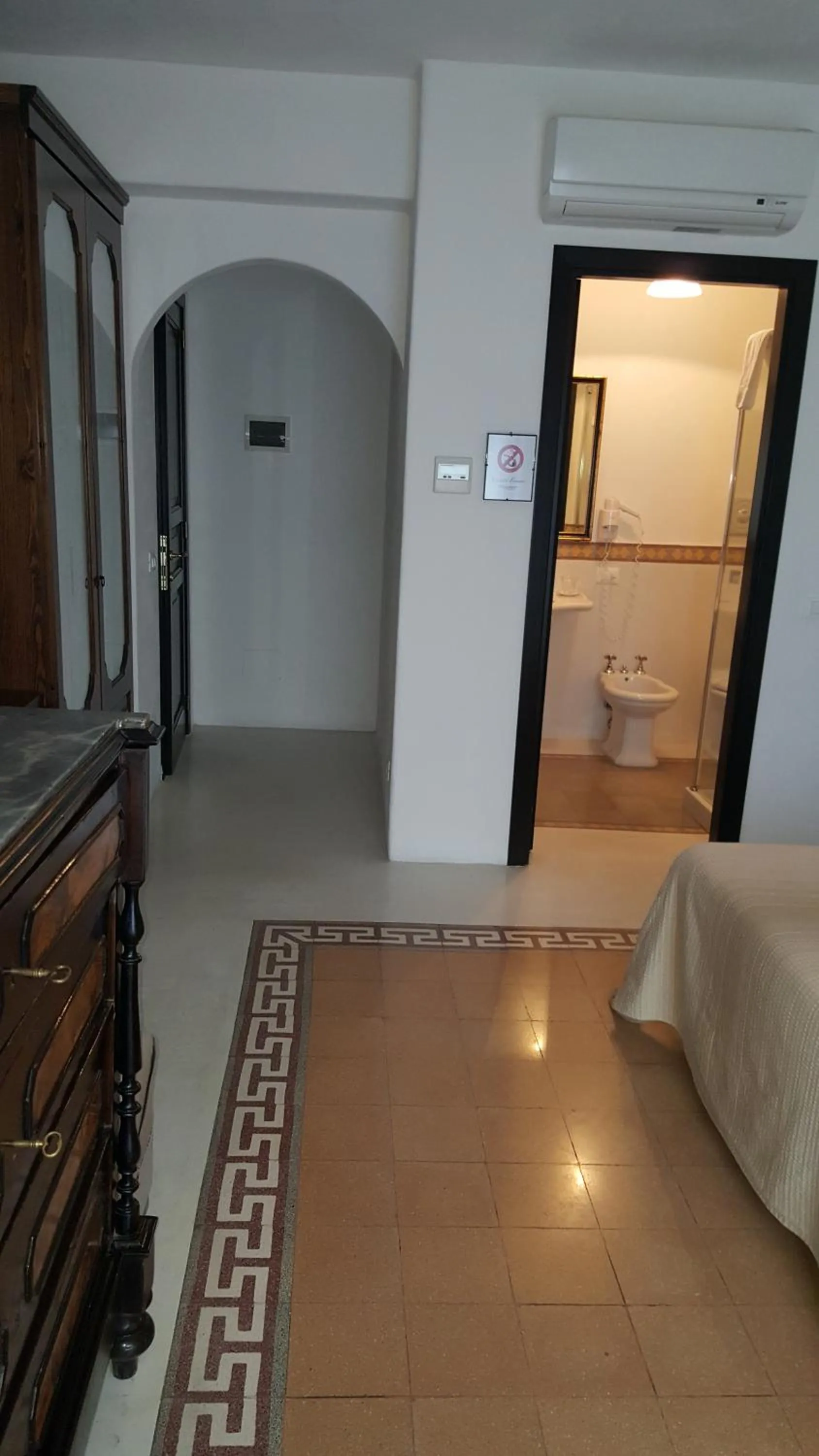 Bed in Hotel Santa Marina Antica Foresteria