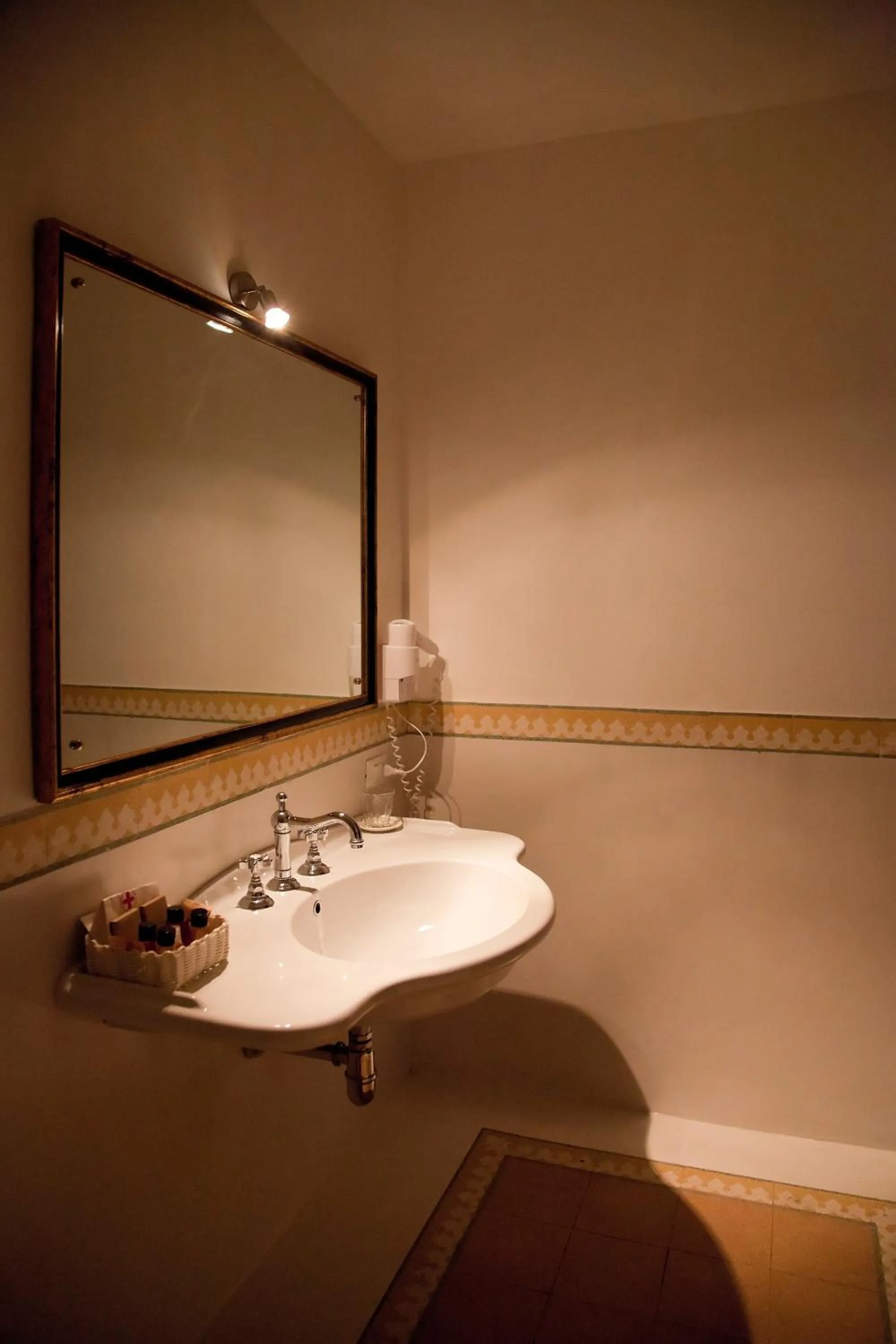 Bathroom in Hotel Santa Marina Antica Foresteria