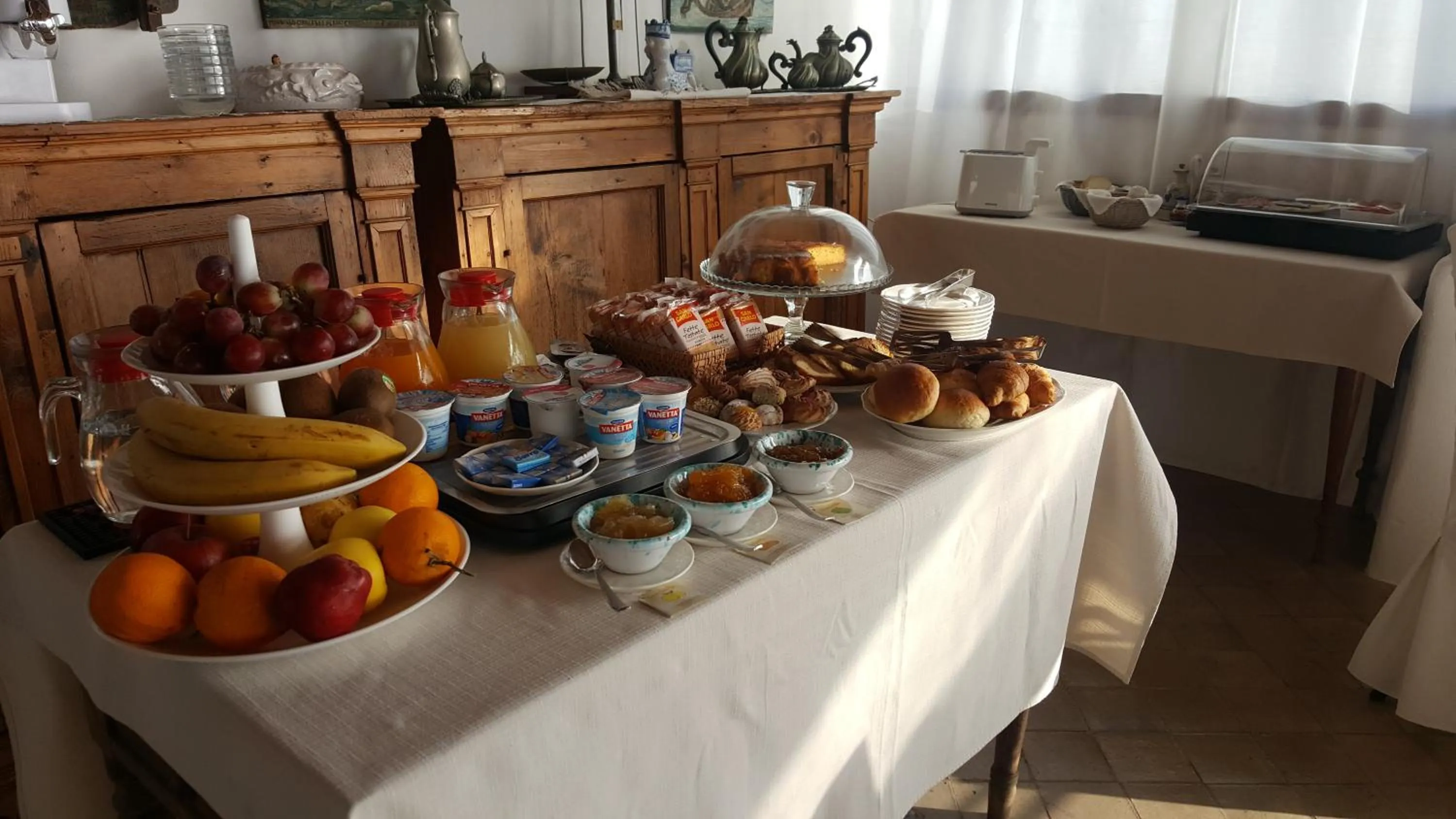 Breakfast in Hotel Santa Marina Antica Foresteria