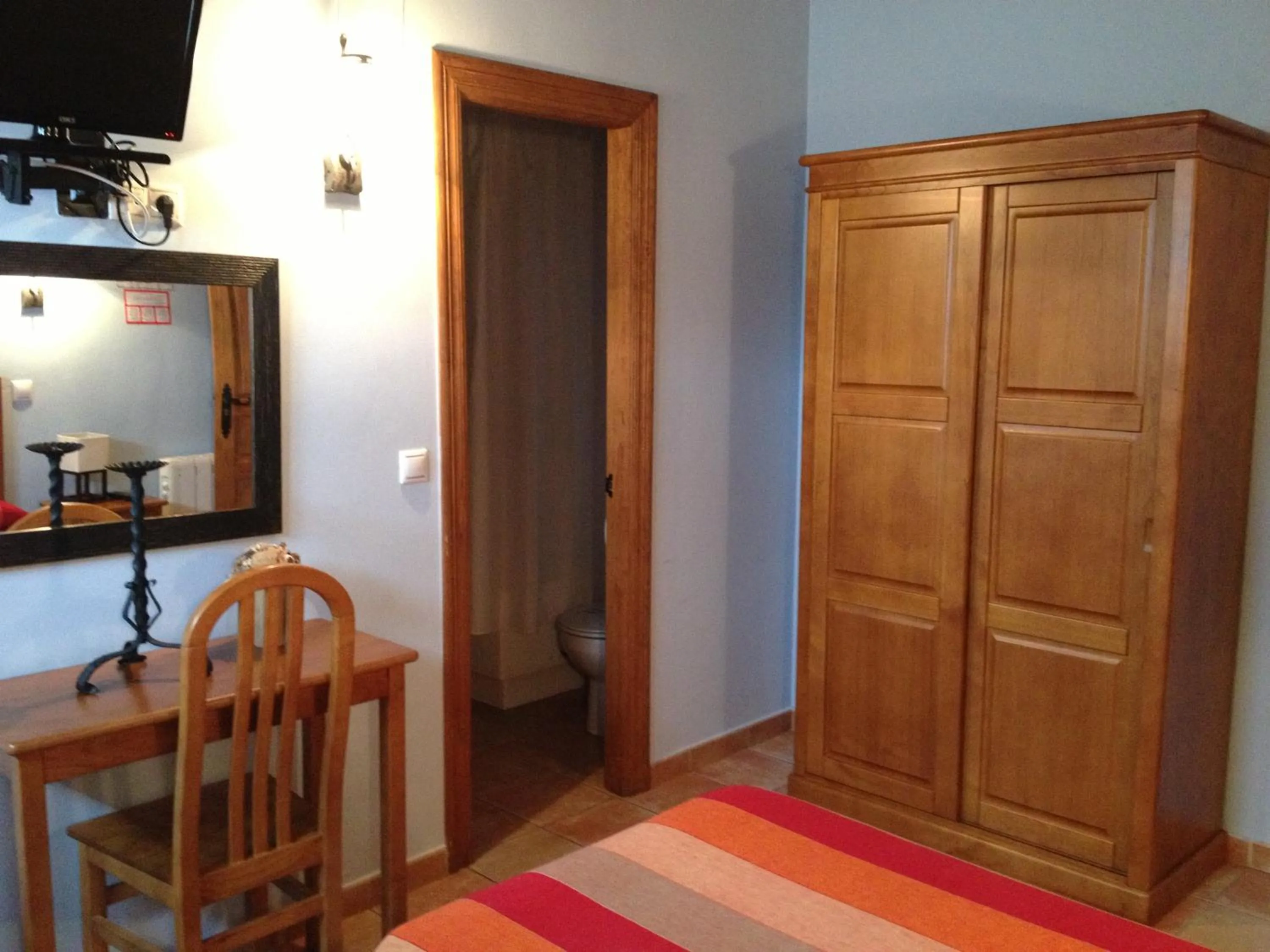 Photo of the whole room in Hosteria San Emeterio