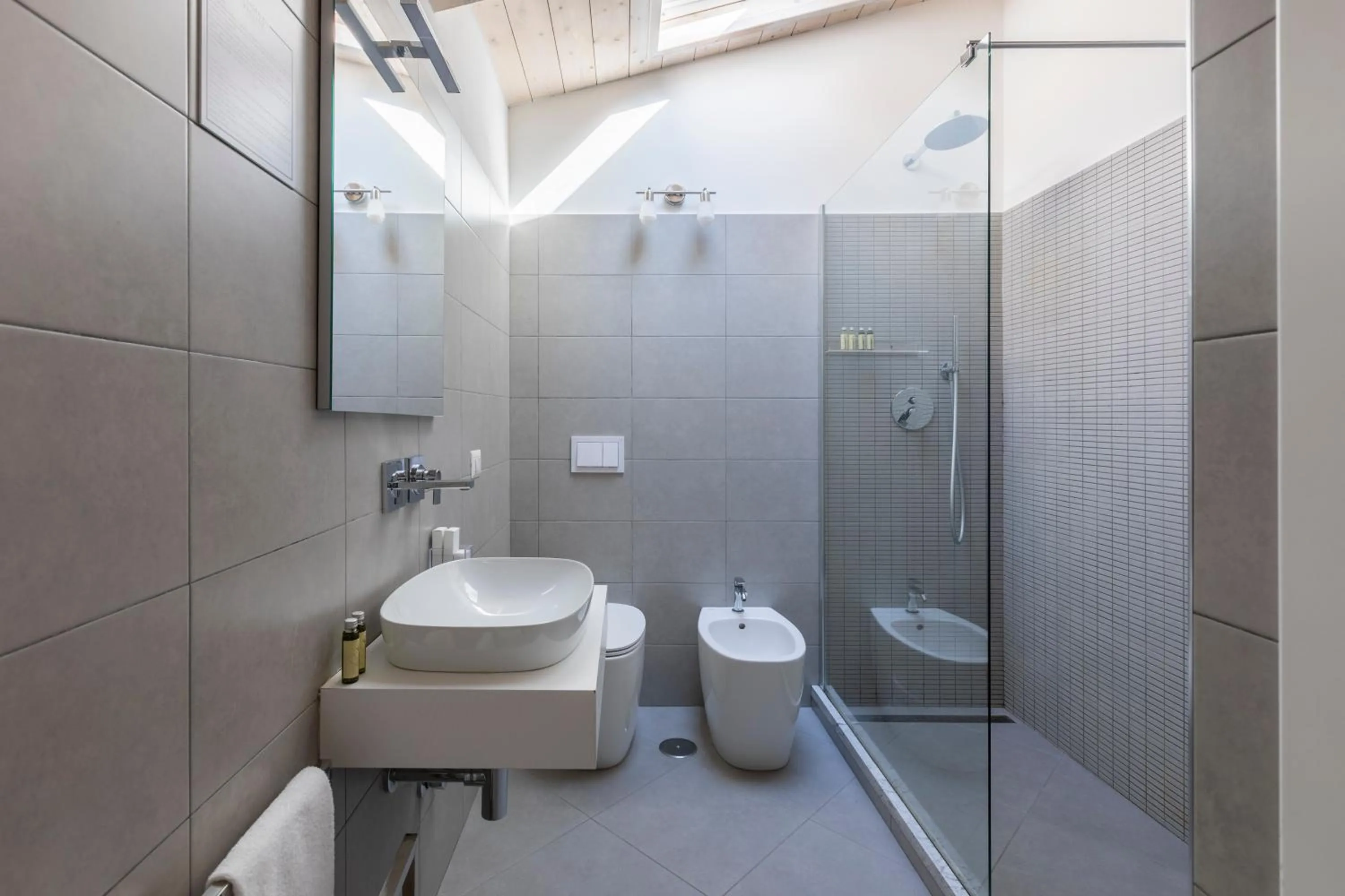 Shower in Residenza Palline by Hili